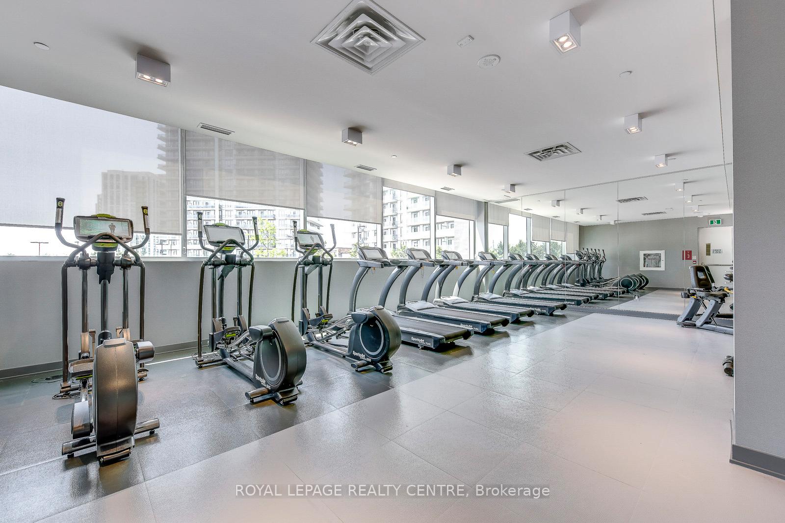 2 Bedrooms Condo at 4633 Glen Erin, Mississauga For sale