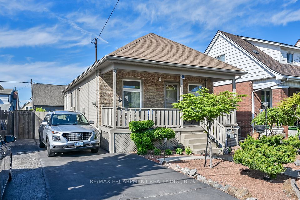 49 Craigmiller Avenue, Hamilton, ON L8L 3H9