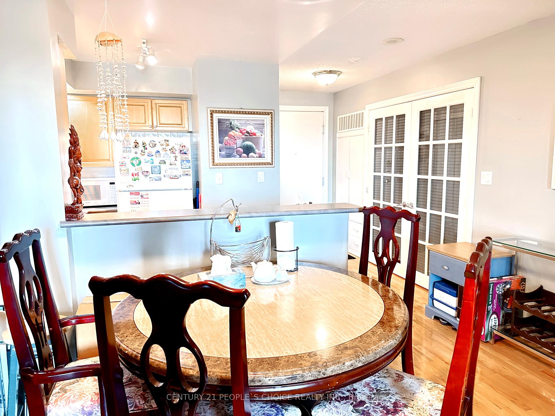 3 Bedrooms Co-op at 123 Omni, Toronto For sale
