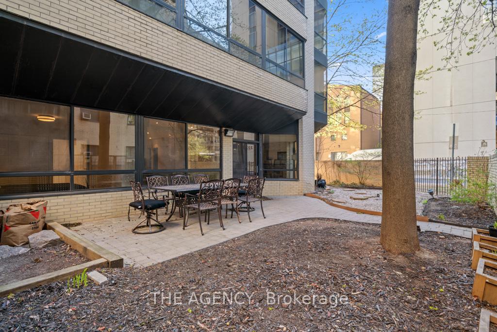 2 Bedrooms Condo at 211 St Patrick, Toronto For sale