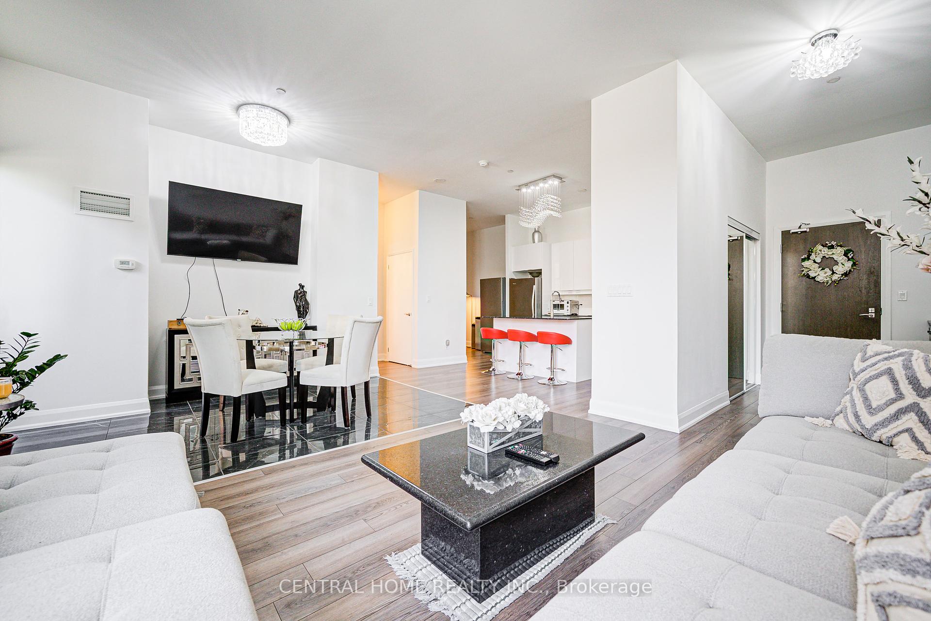 2 Bedrooms Condo at 2910 Highway 7, Vaughan For sale