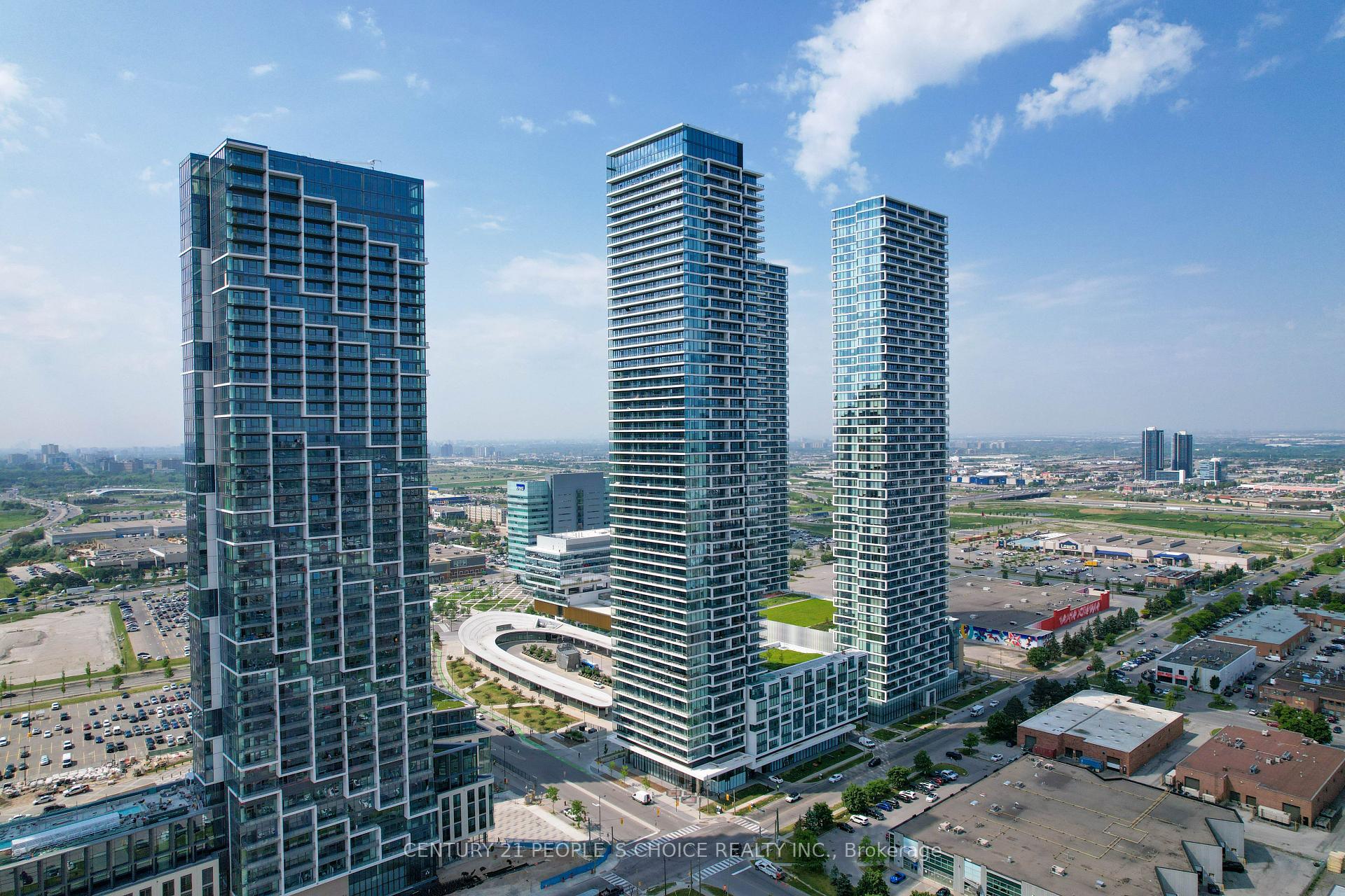 3 Bedrooms Condo at 950 Portgage, Vaughan For sale