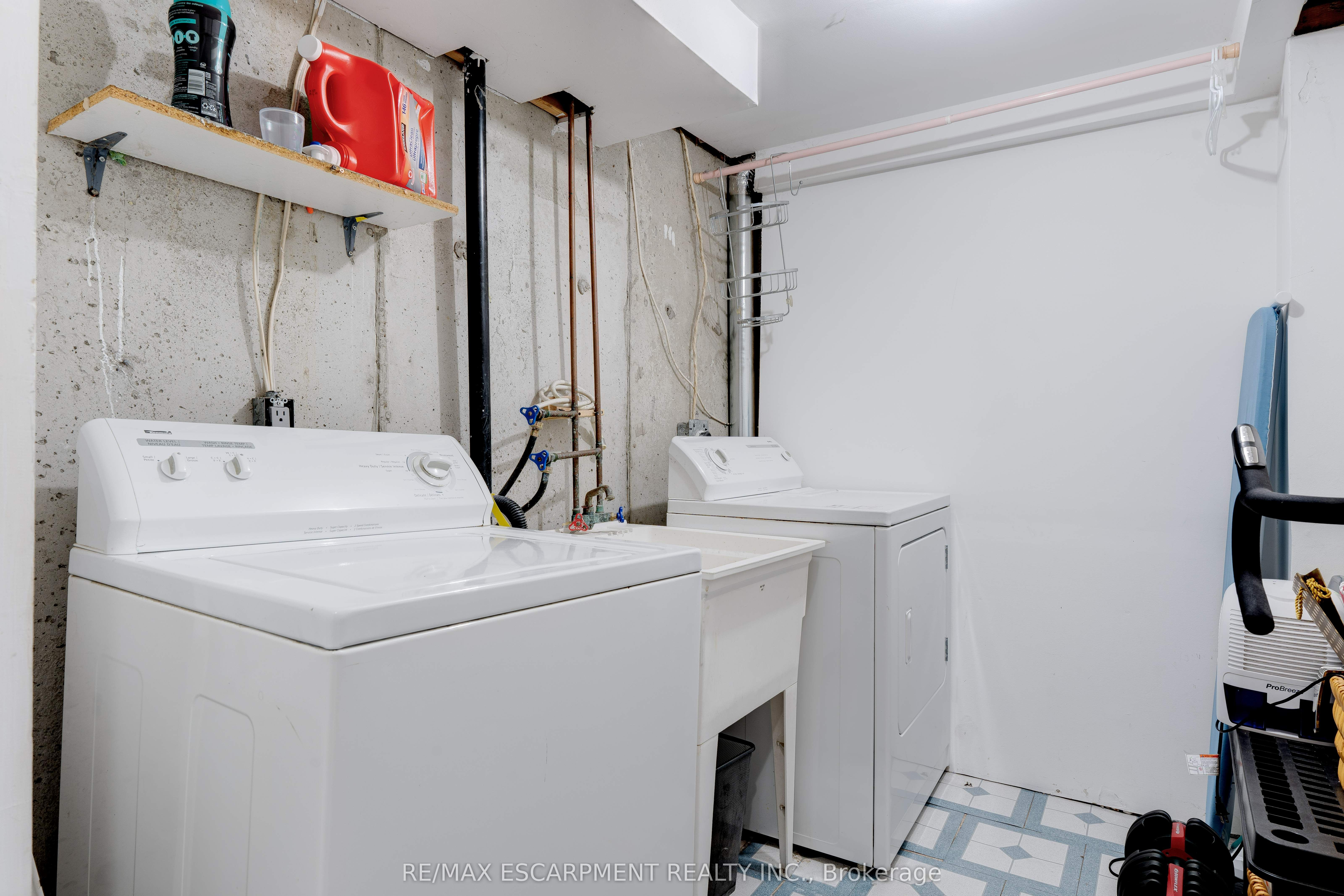386 Highland Road W, #31