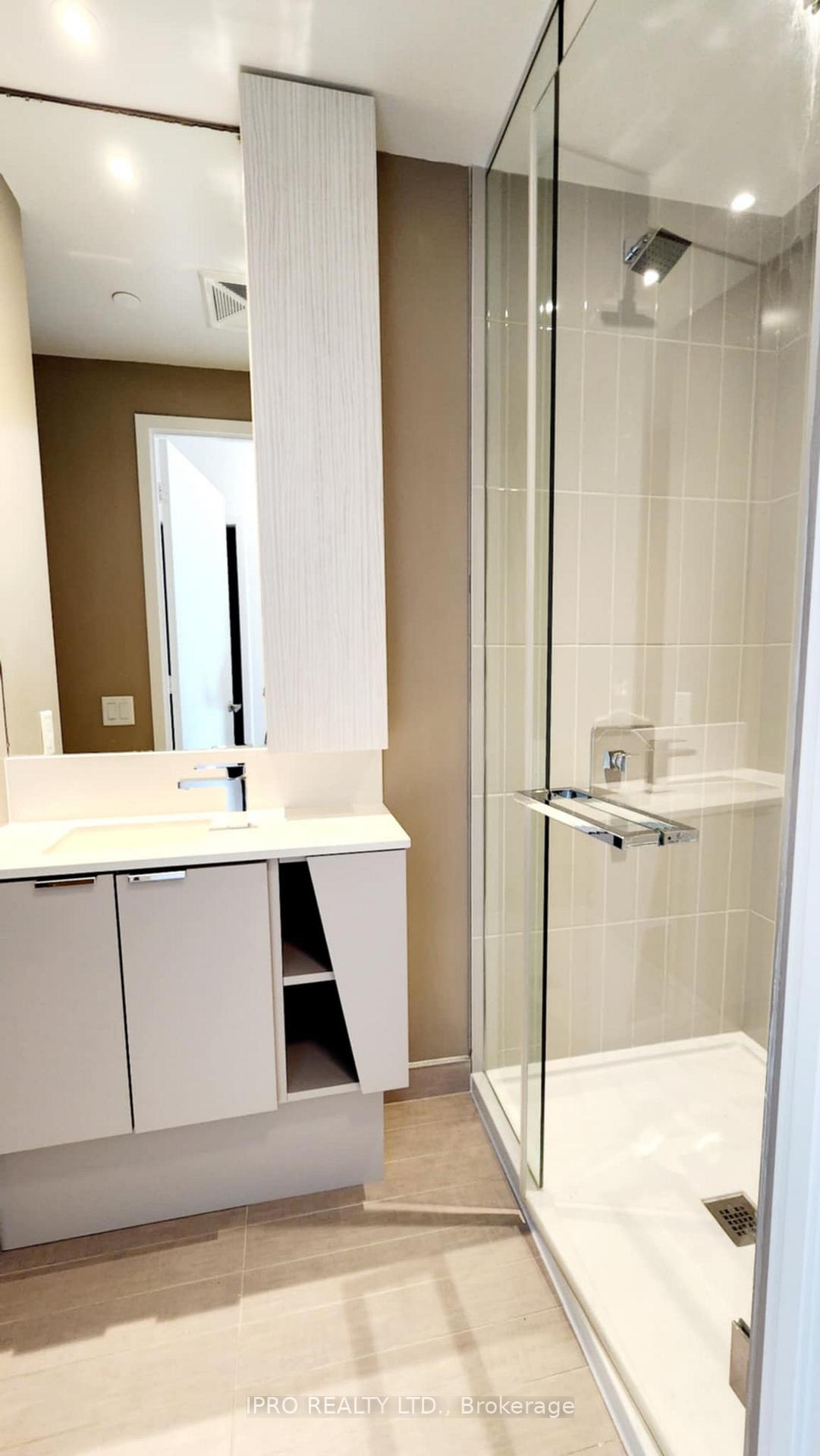 2 Bedrooms Condo at 3883 Quartz, Mississauga For sale