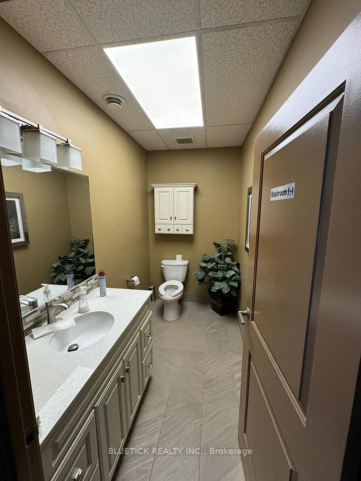 https://trreb-image.ampre.ca/ra7w7JnODdzOqZNfROrCVzJcuDMpRIFK1vuoQTGXvUA/rs:fit:960:960/wm:.5:so:0:50:.4/wmsh:10/wmt:PHNwYW4gZm9yZWdyb3VuZD0nd2hpdGUnIGZvbnQ9JzY4Jz5CTFVFVElDSyBSRUFMVFkgSU5DLiwgQnJva2VyYWdlPC9zcGFuPg/L3RycmViL2xpc3RpbmdzLzQwLzYyLzg5LzUwL3AvZTdhZDdjMjgtMzdkMy00MzdlLTk1NmUtYTRjNTQ3NmU3YWEwLmpwZw.jpg