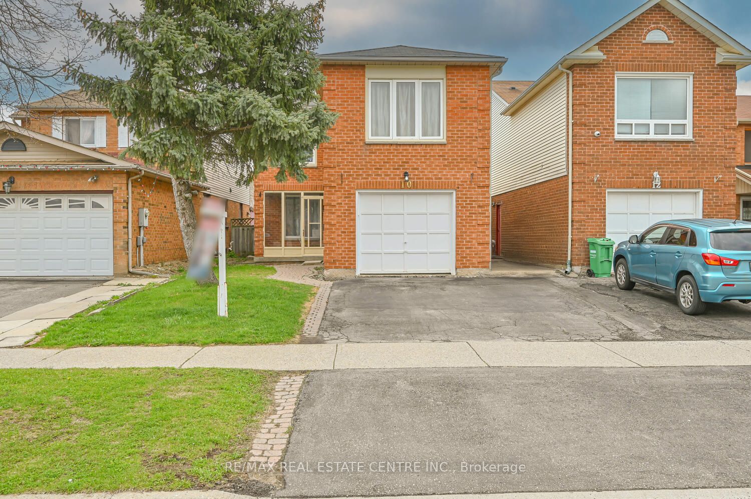 10 Stalbridge Avenue, Brampton, ON L6Y 4H1