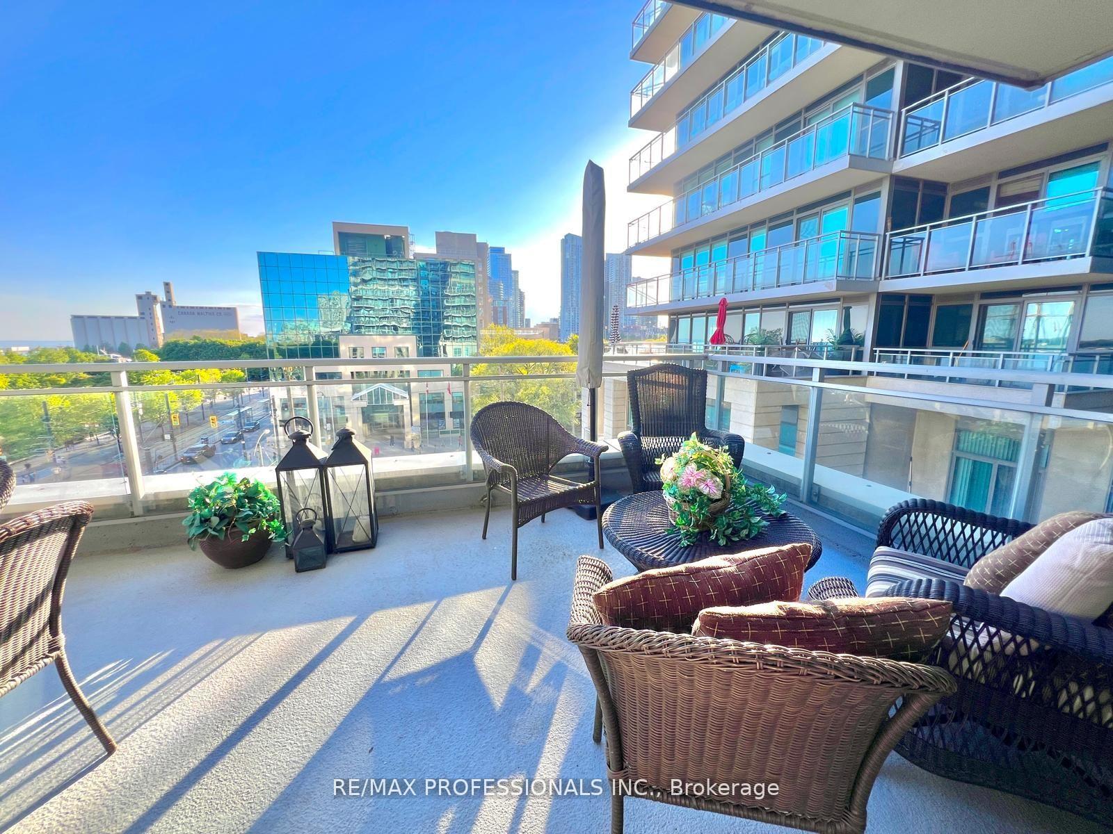 2 Bedrooms Condo at 410 Queens, Toronto For sale