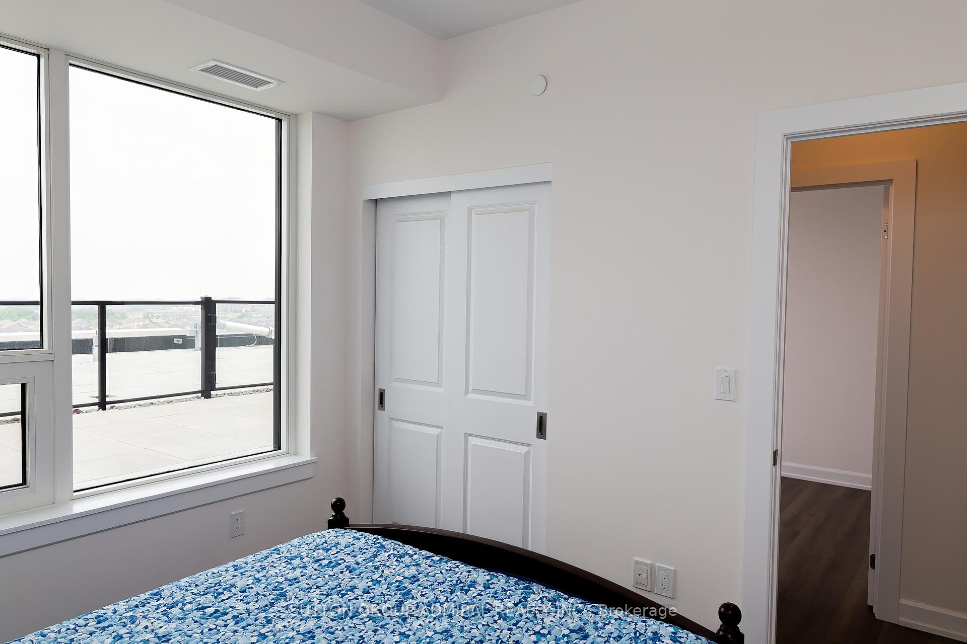 2 Bedrooms Condo at 3220 William Colston, Oakville For sale
