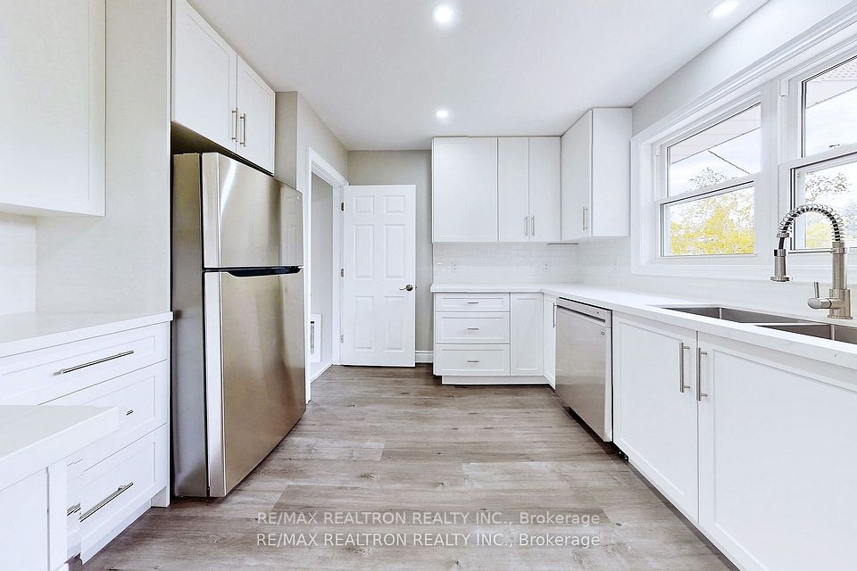 249 Trent Street, Oshawa, ON L1J 4N2