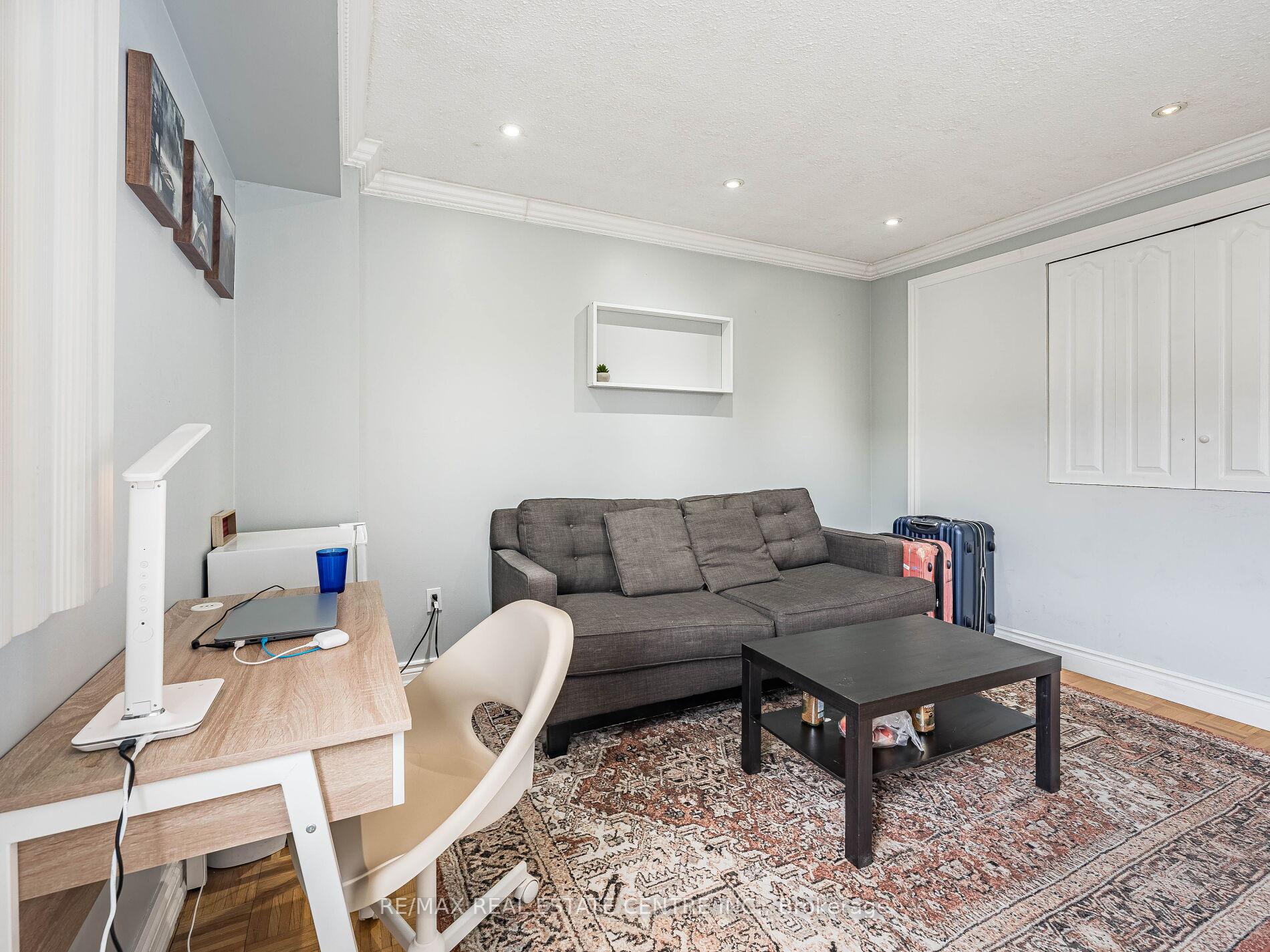 5 Bedrooms Condo at 34 San Roberto, Toronto For sale