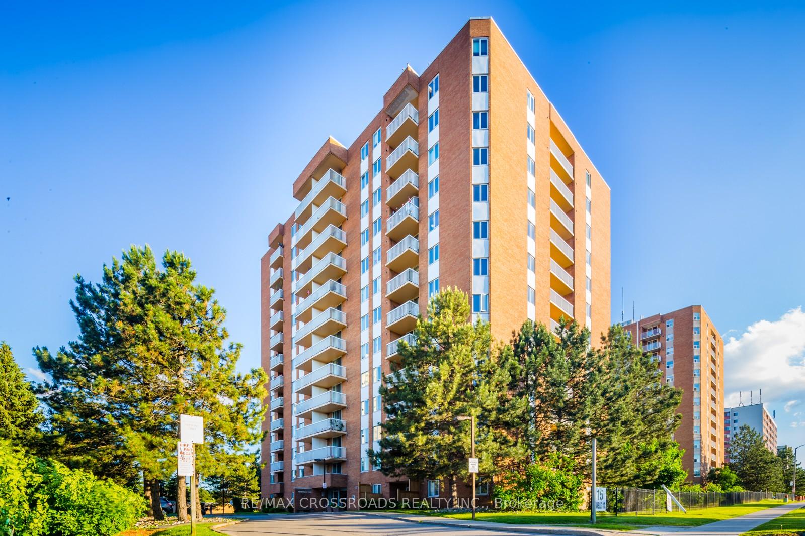 3 Bedrooms Condo at 15 Sewells, Toronto For sale
