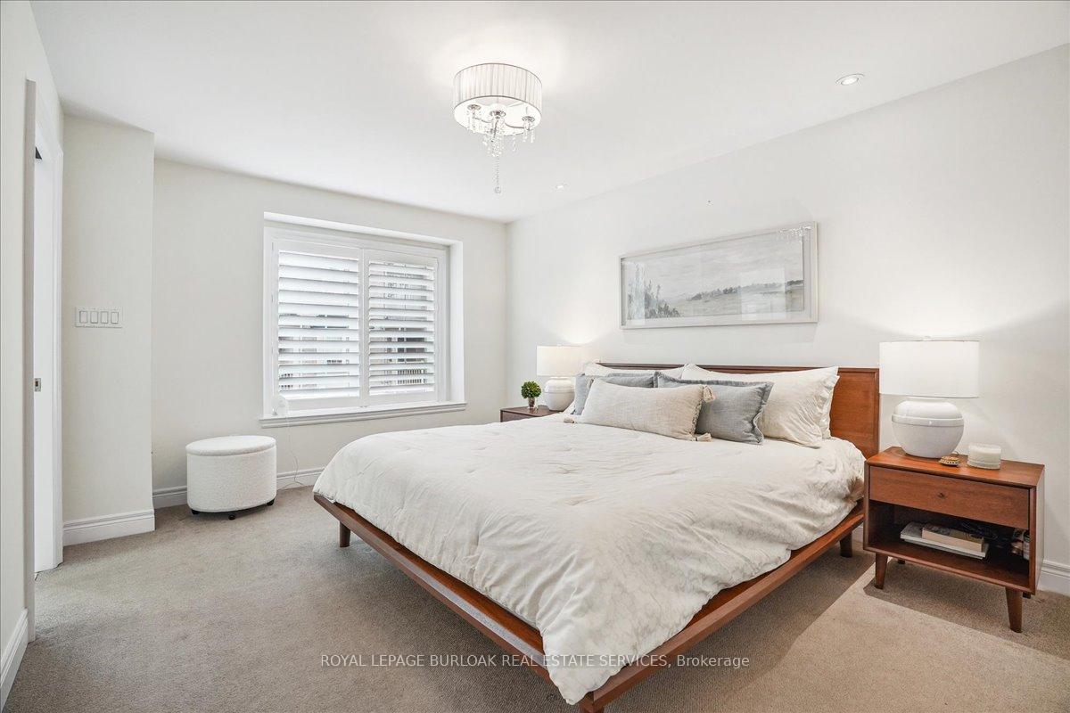 3 Bedrooms Condo at 2086 Ghent, Burlington For sale