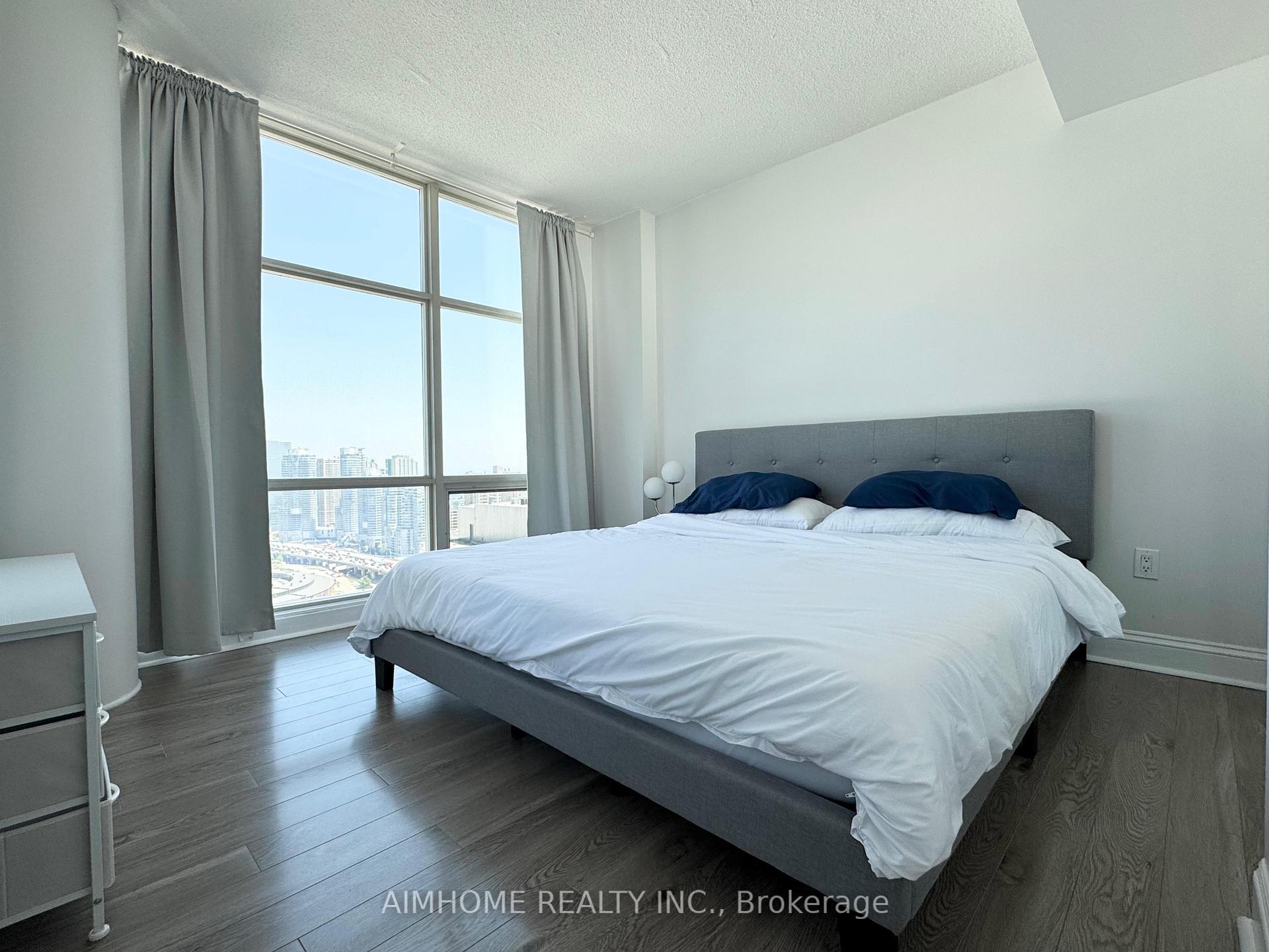 2 Bedrooms Condo at 10 Navy Wharf, Toronto For sale