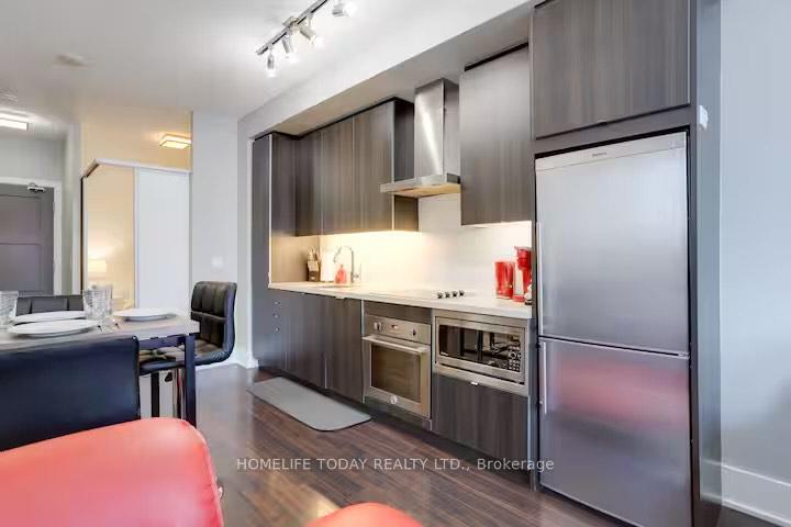 2 Bedrooms Condo at 300 Front, Toronto For sale