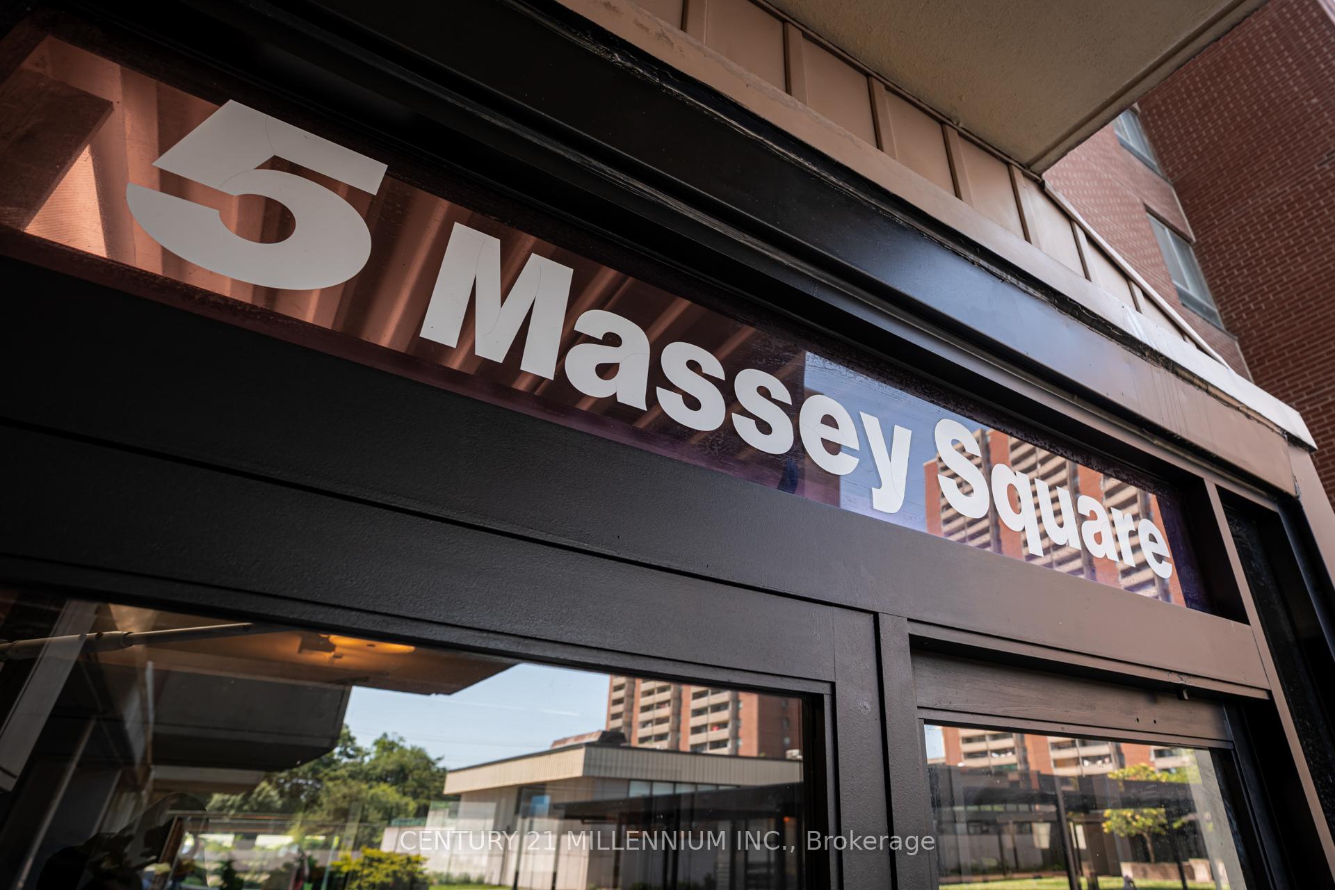 3 Bedrooms Condo at 5 Massey, Toronto For sale