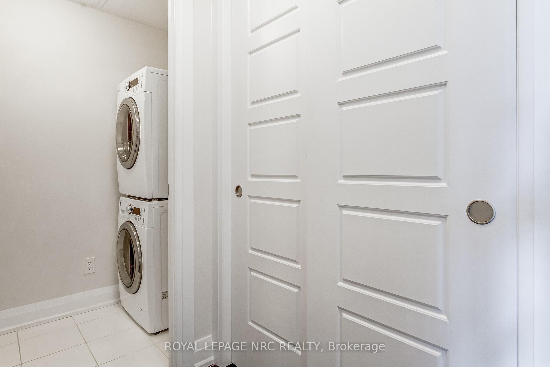 2 Bedrooms Condo at 2025 Maria, Burlington For sale