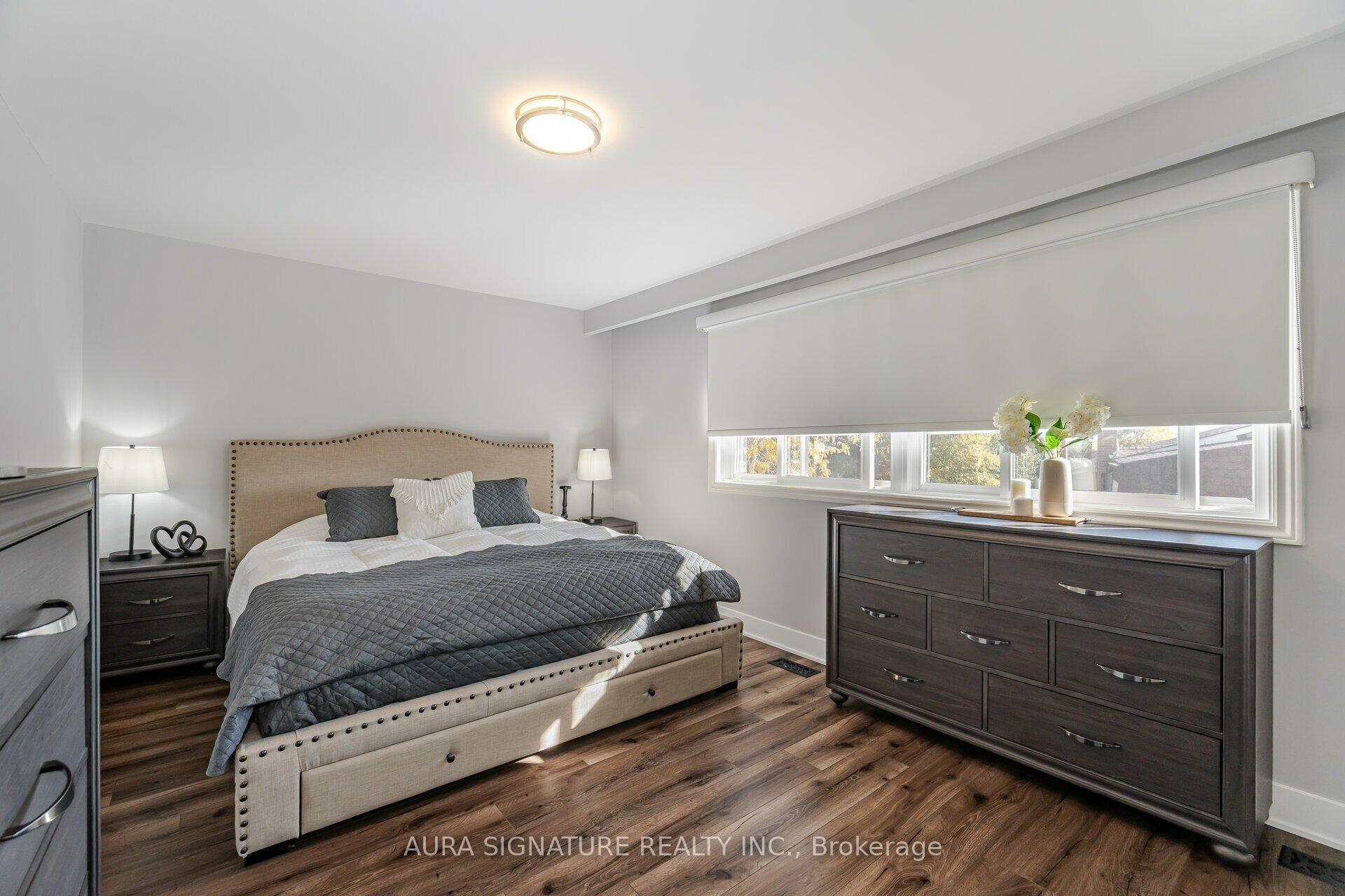 3 Bedrooms Condo at 88 Rainbow, Vaughan For sale