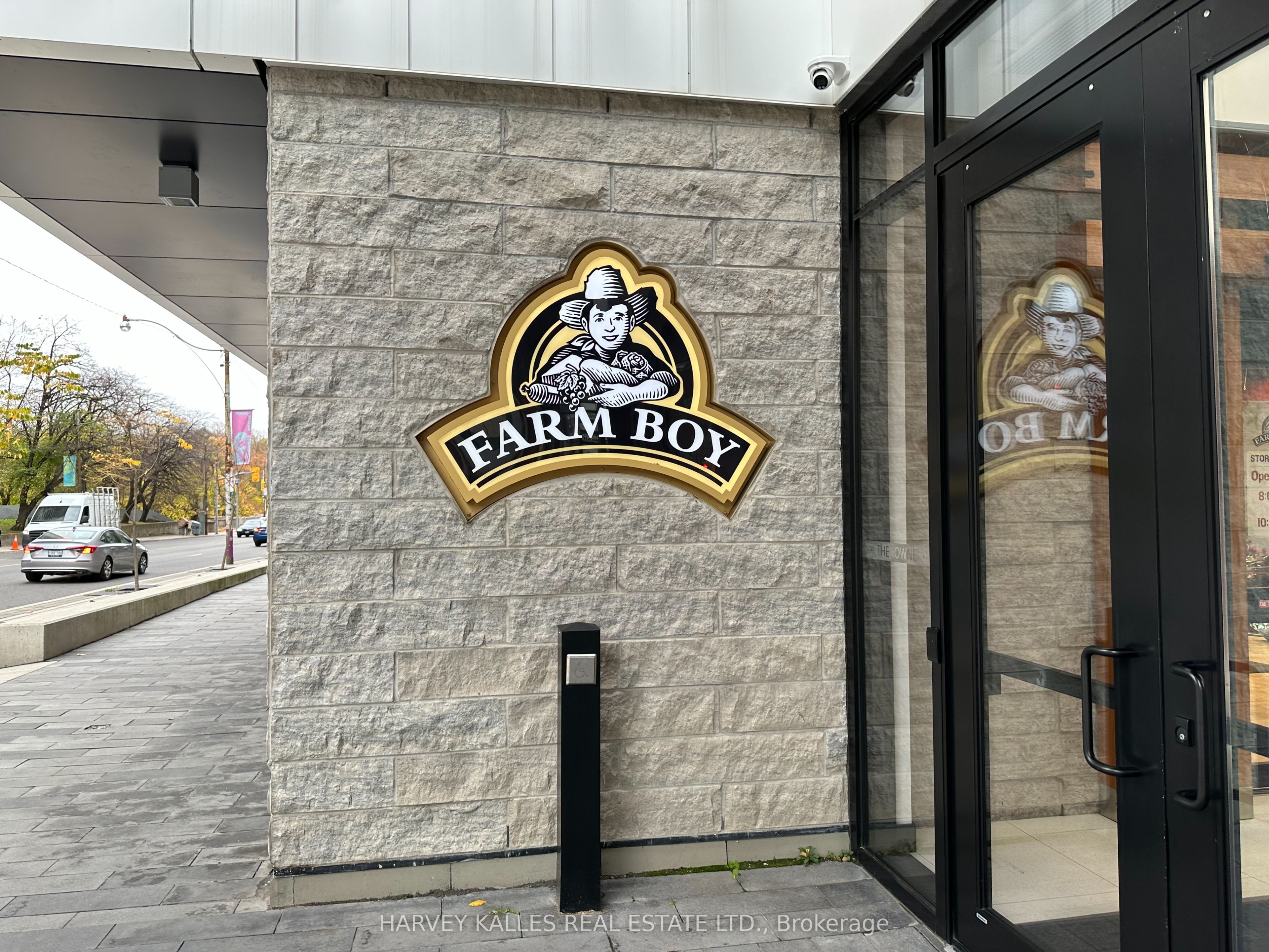 79 St Clair Avenue E, #202B