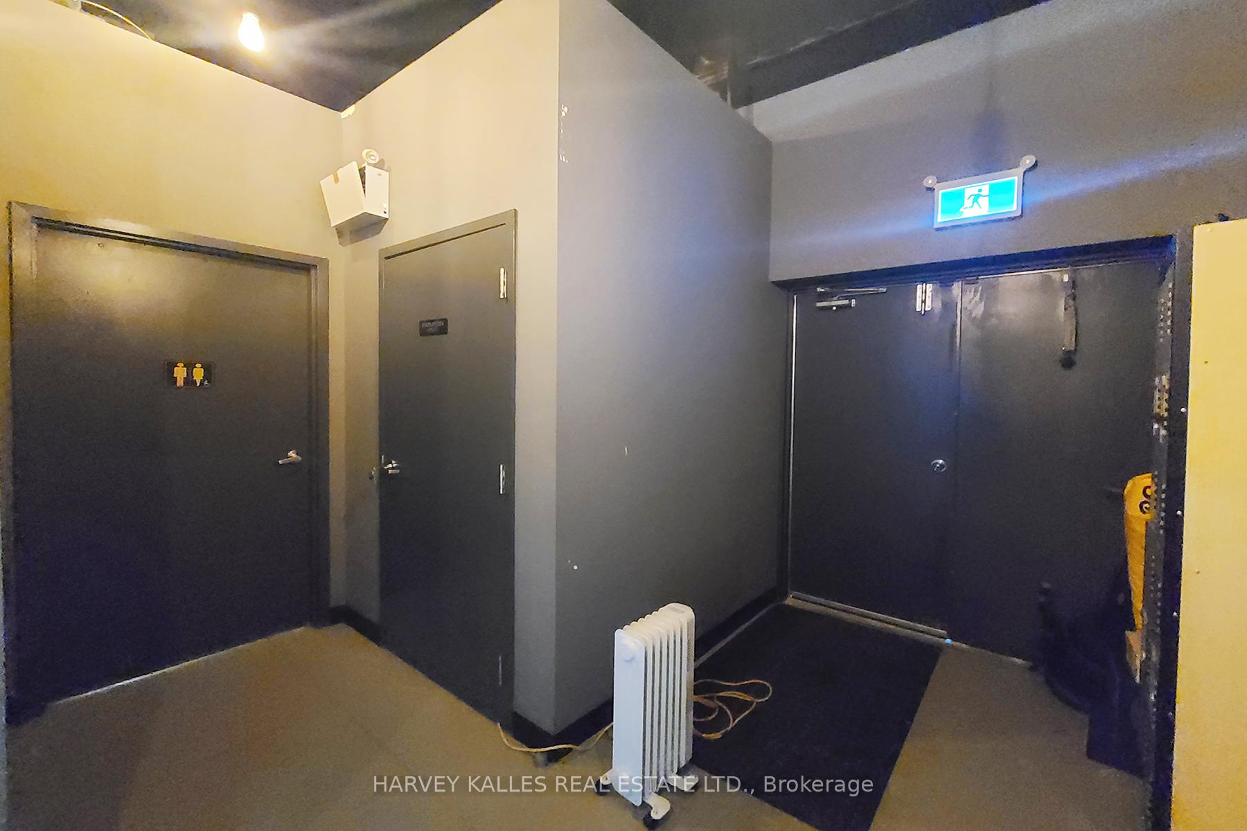 8099 Weston Road 25