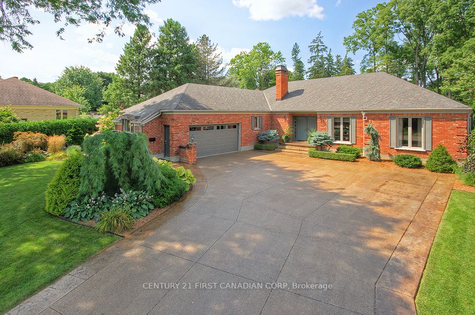 811 Clearview
