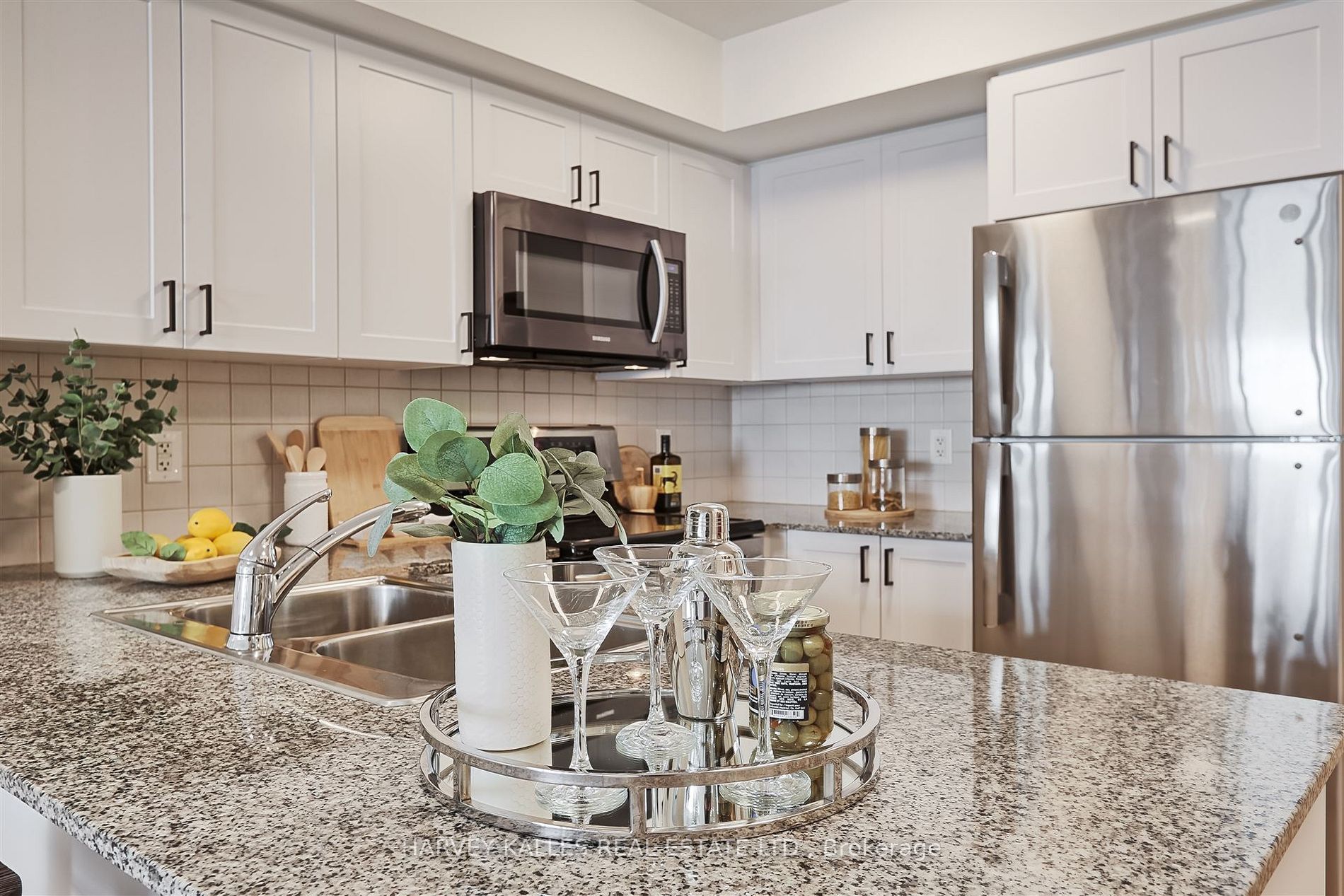 1070 Sheppard Avenue W 912