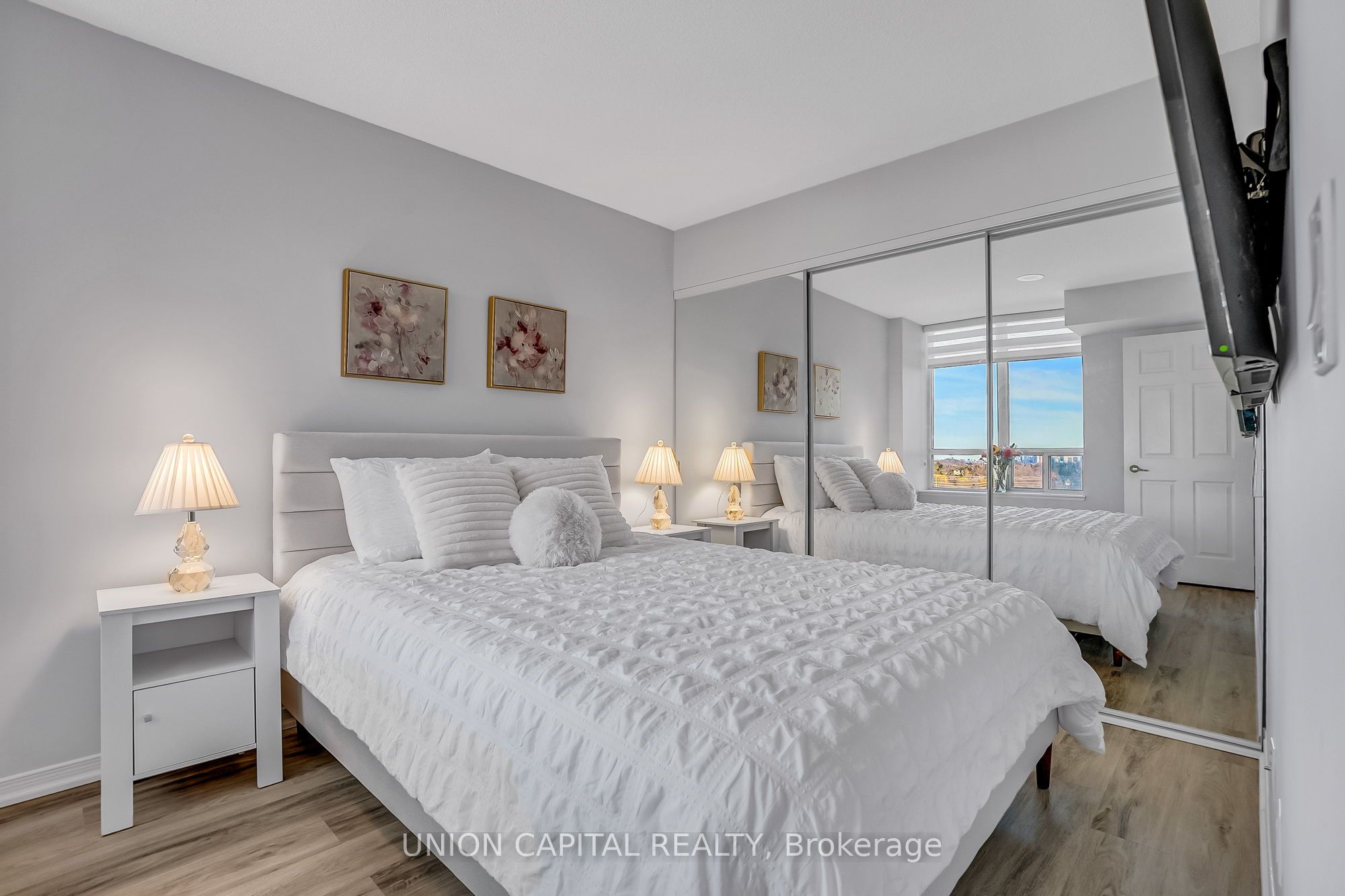 75 King William Crescent, #1010