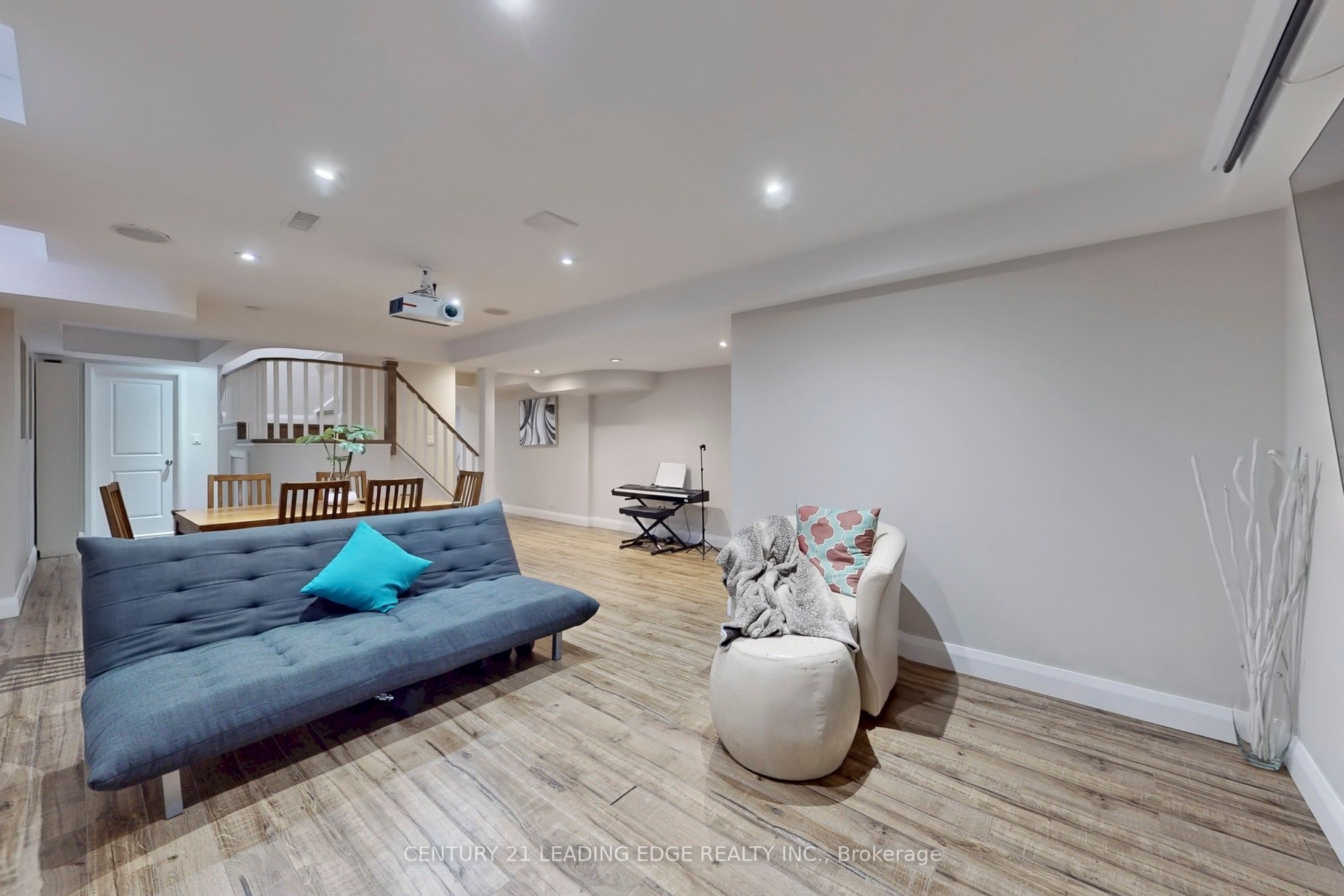 74 Littleleaf Crescent
