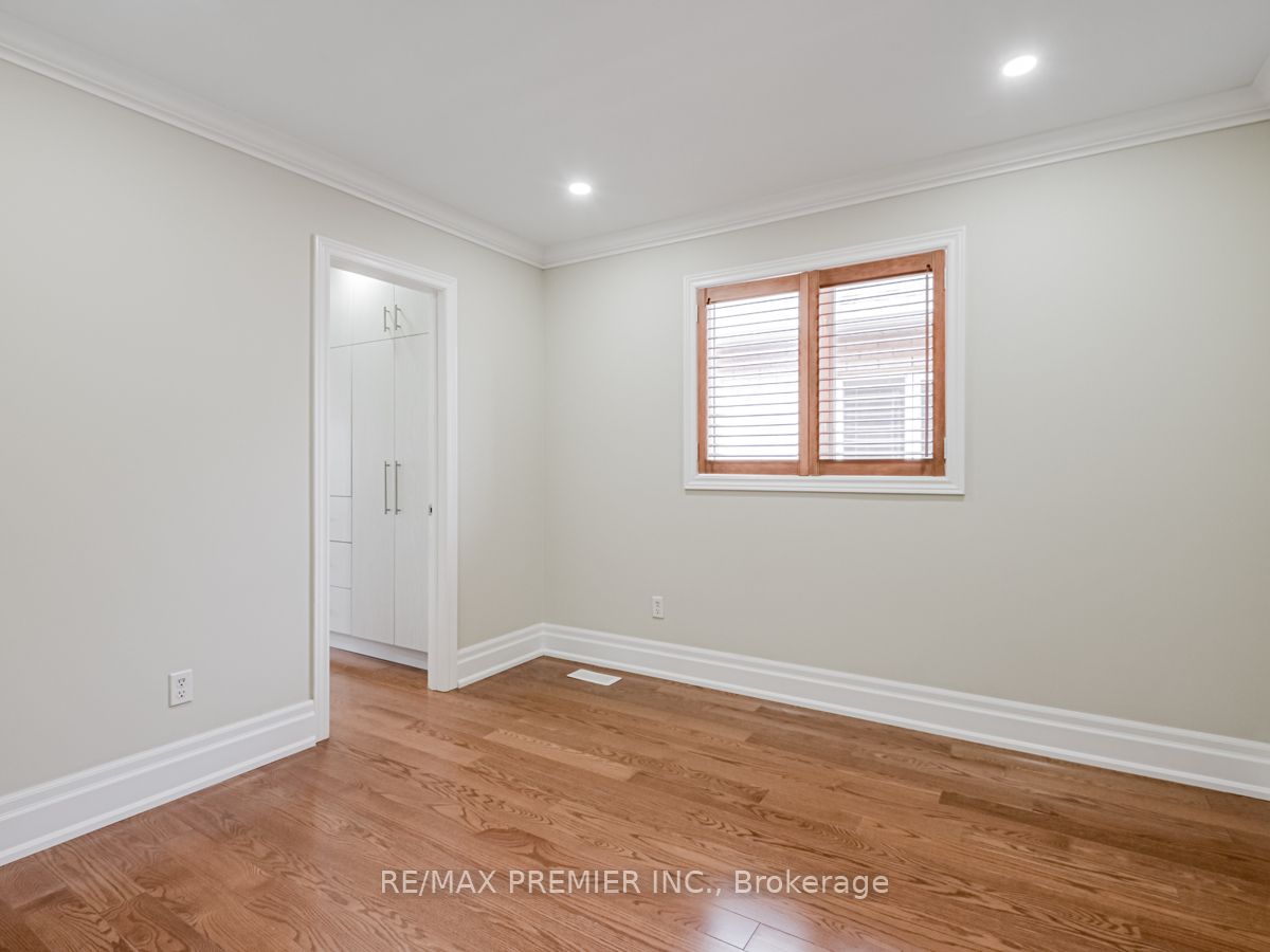 37 Colombo Crescent