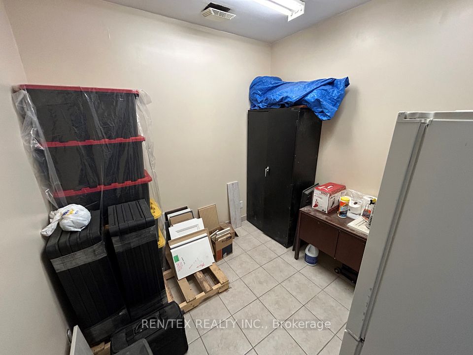 https://trreb-image.ampre.ca/rd8iB5IOHmsYNidpOaCEwME_2zjqnaemk4Ag2RoZKdk/rs:fit:960:960/wm:.5:so:0:50:.4/wmsh:10/wmt:PHNwYW4gZm9yZWdyb3VuZD0nd2hpdGUnIGZvbnQ9JzY4Jz5SRU4vVEVYIFJFQUxUWSBJTkMuLCBCcm9rZXJhZ2U8L3NwYW4-/L3RycmViL2xpc3RpbmdzLzQwLzg2LzcyLzE5L3AvNGNjMjVlMDItODgwOS00YWFiLTg5NjQtNWIwMjJhYWY2NTQ0LmpwZw.jpg