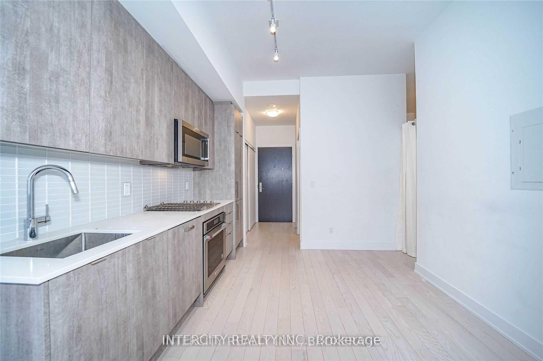 3 Bedrooms Condo at 181 Bedford, Toronto For sale