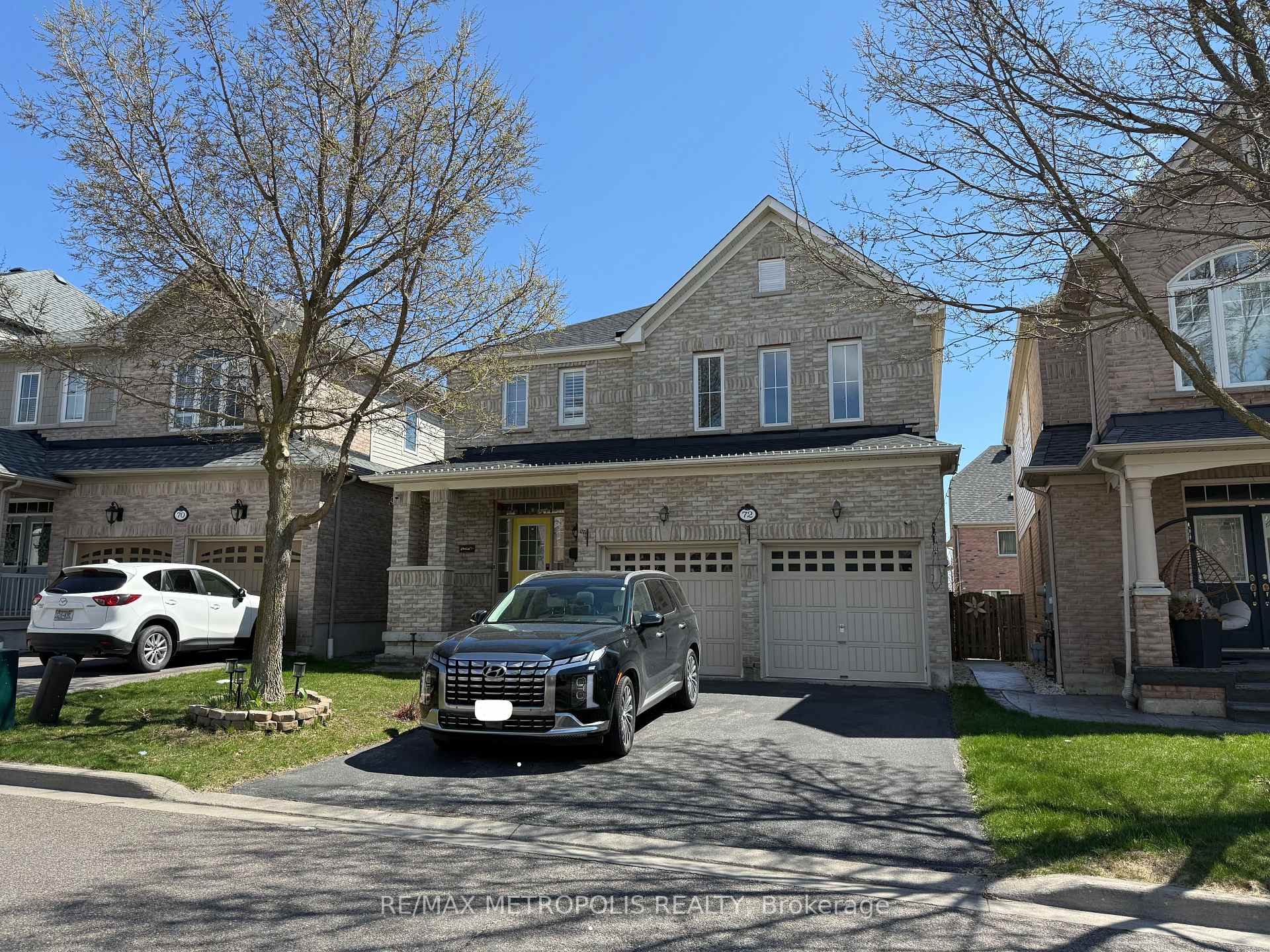 72 Loughlin Hill Crescent ; MLS ID: E12118266