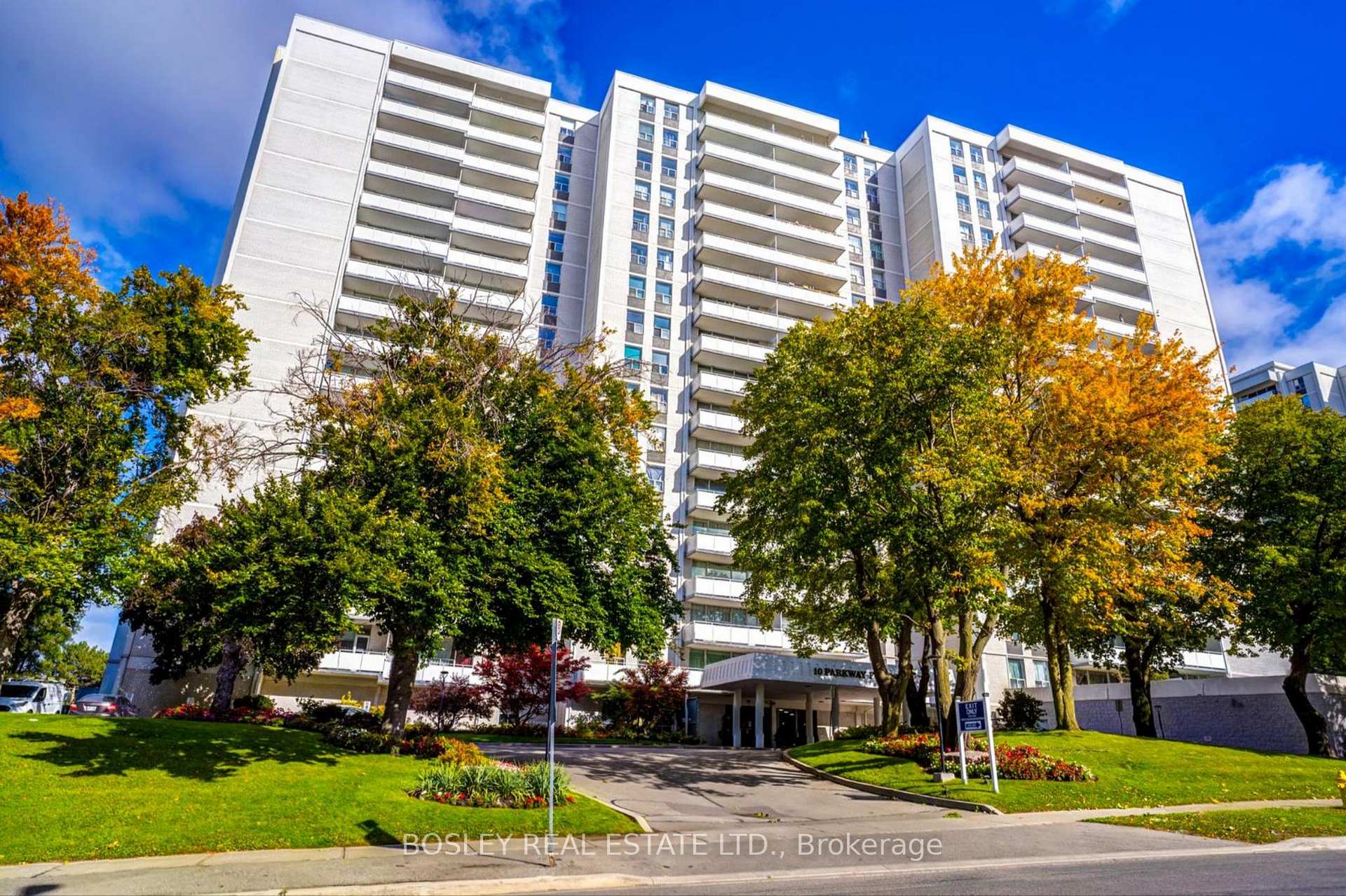 2 Bedrooms Condo at 10 Parkway Forest, Toronto For sale