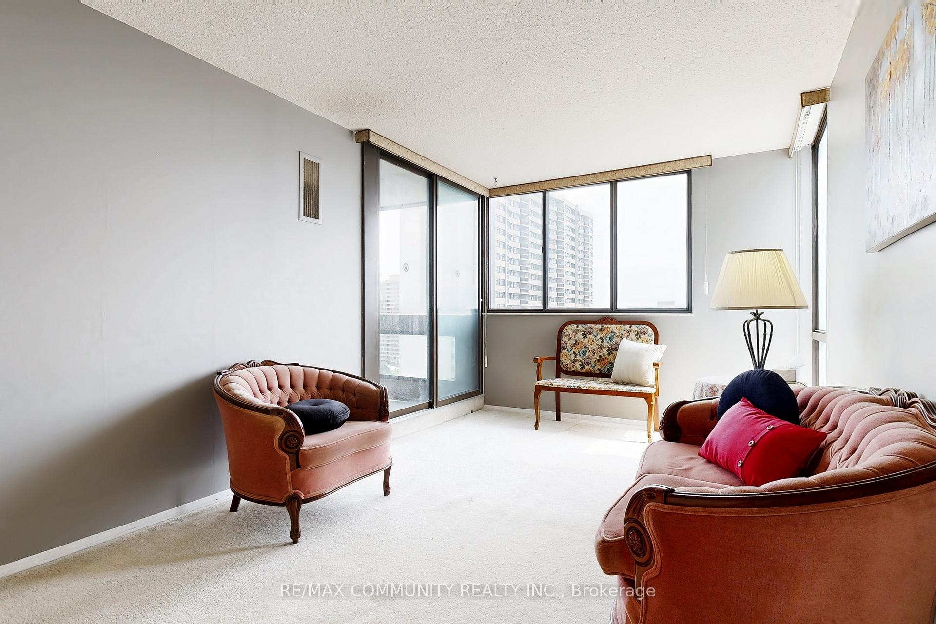3 Bedrooms Condo at 2330 Bridletowne, Toronto For sale