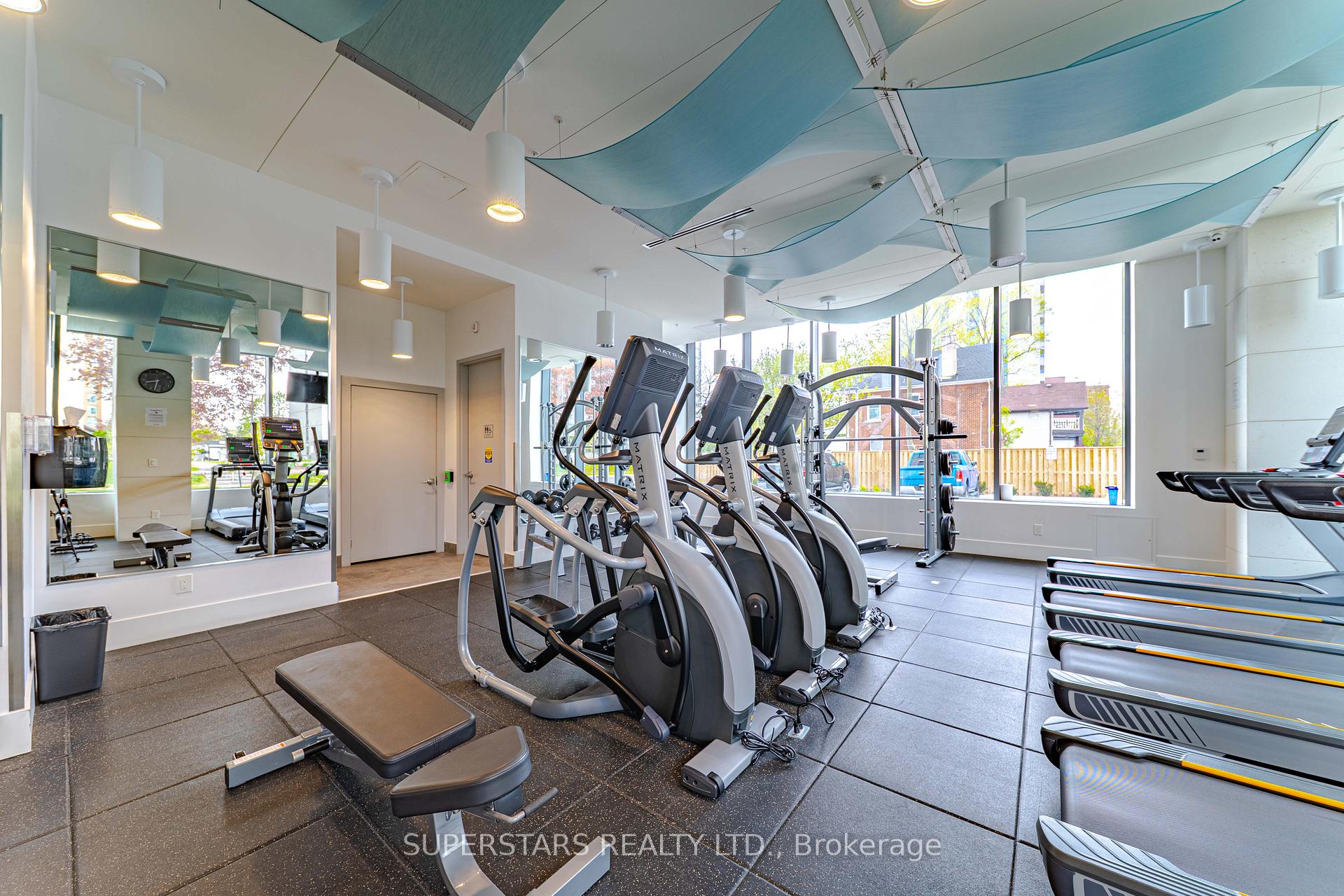2 Bedrooms Condo at 500 Brock, Burlington For sale