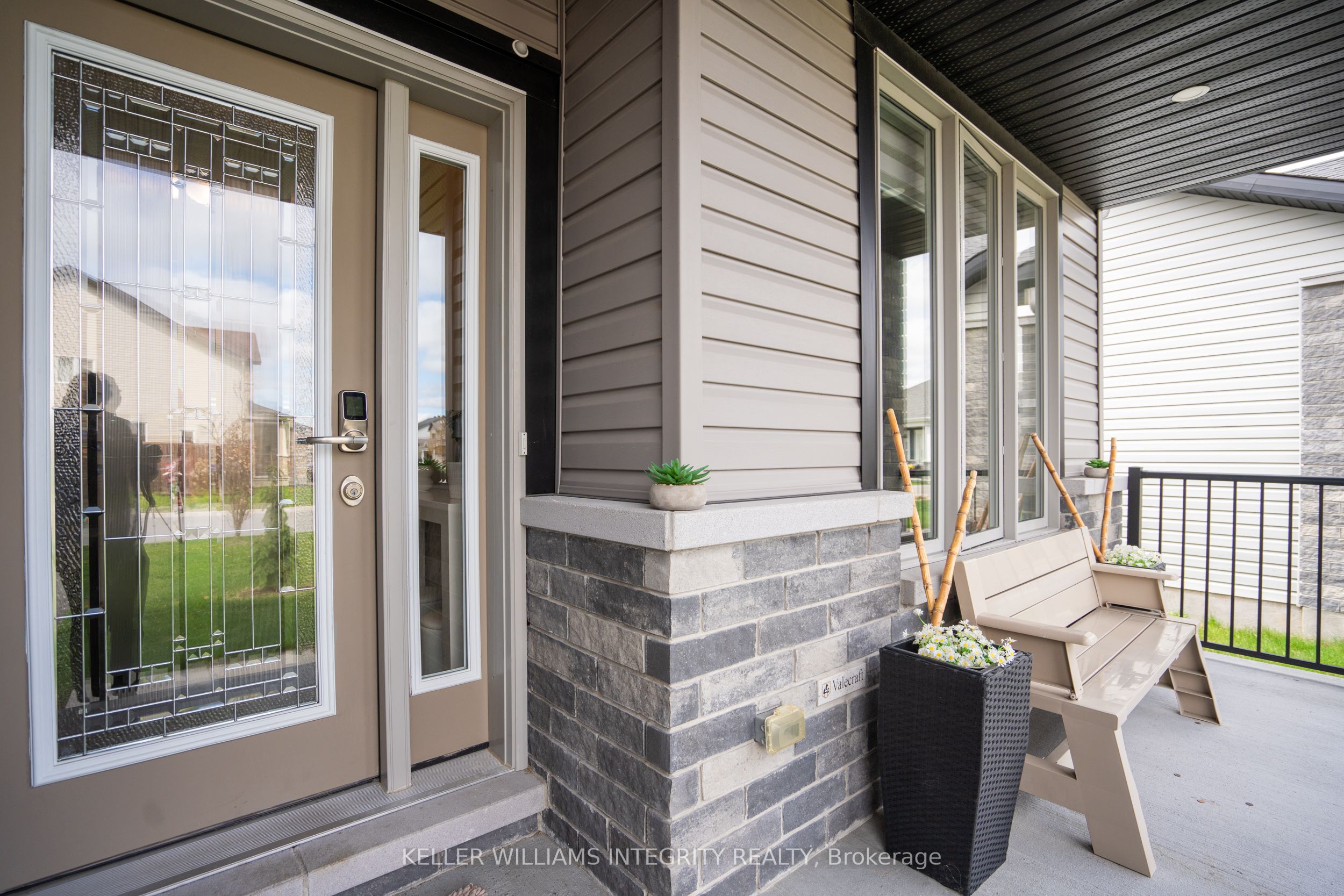 1126 Beckett Crescent