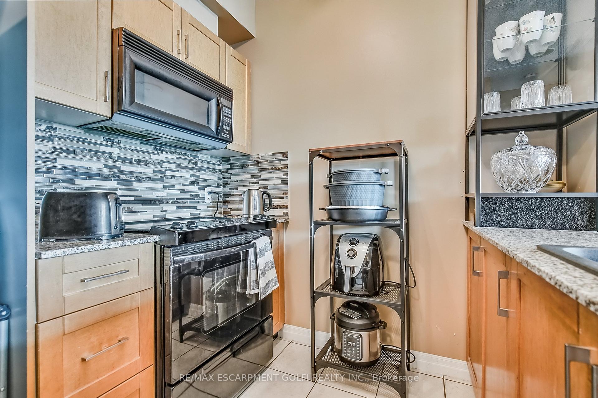 1 Bedroom Condo at 1359 Rathburn, Mississauga For sale