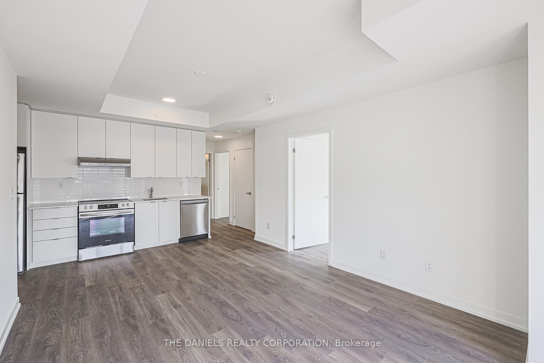 2 Bedrooms Condo at 135 Canon Jackson,  Toronto For sale