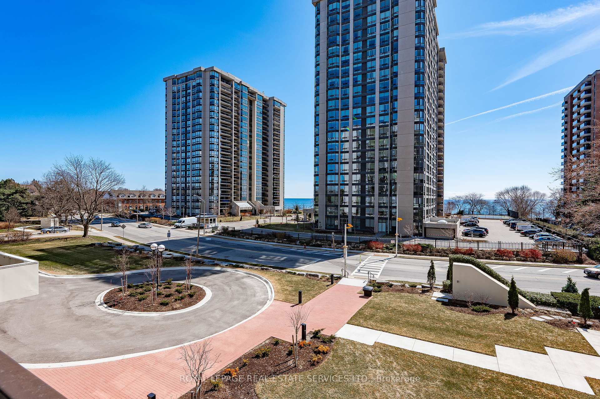 2 Bedrooms Condo at 2185 Marine,  Oakville For sale