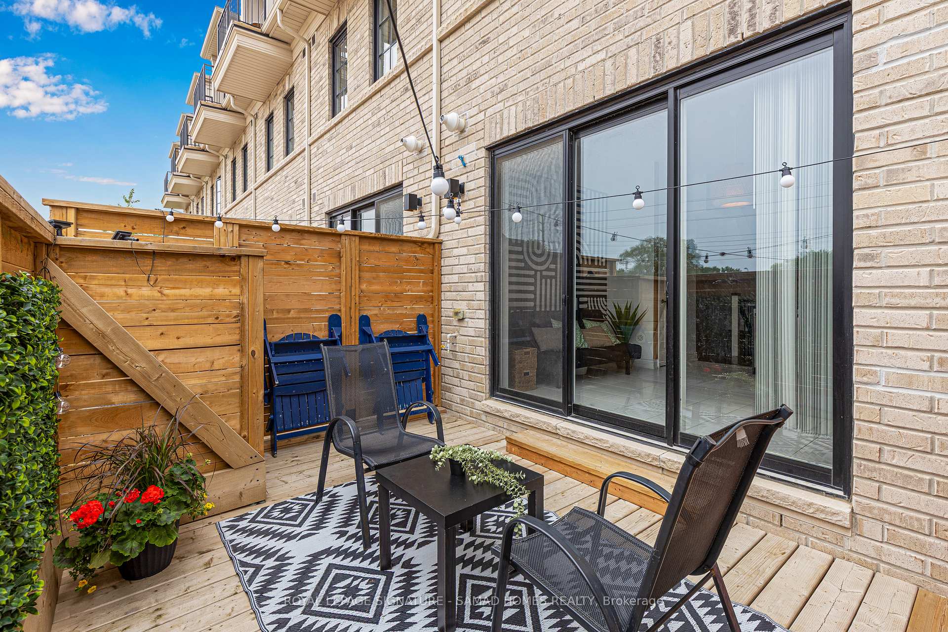 3 Bedrooms Condo at 26 Lunar, Mississauga For sale