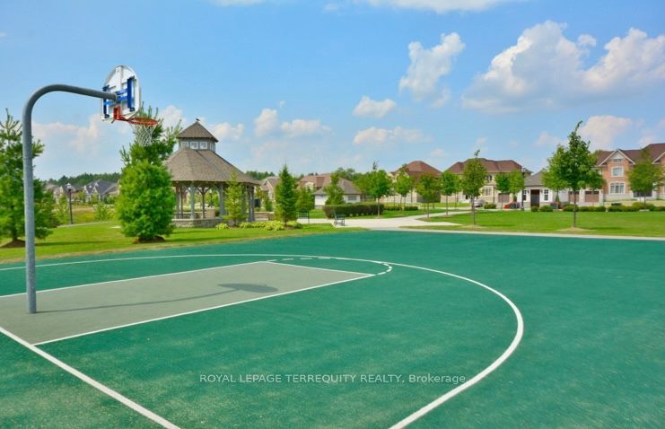 20 Country Club Crescent