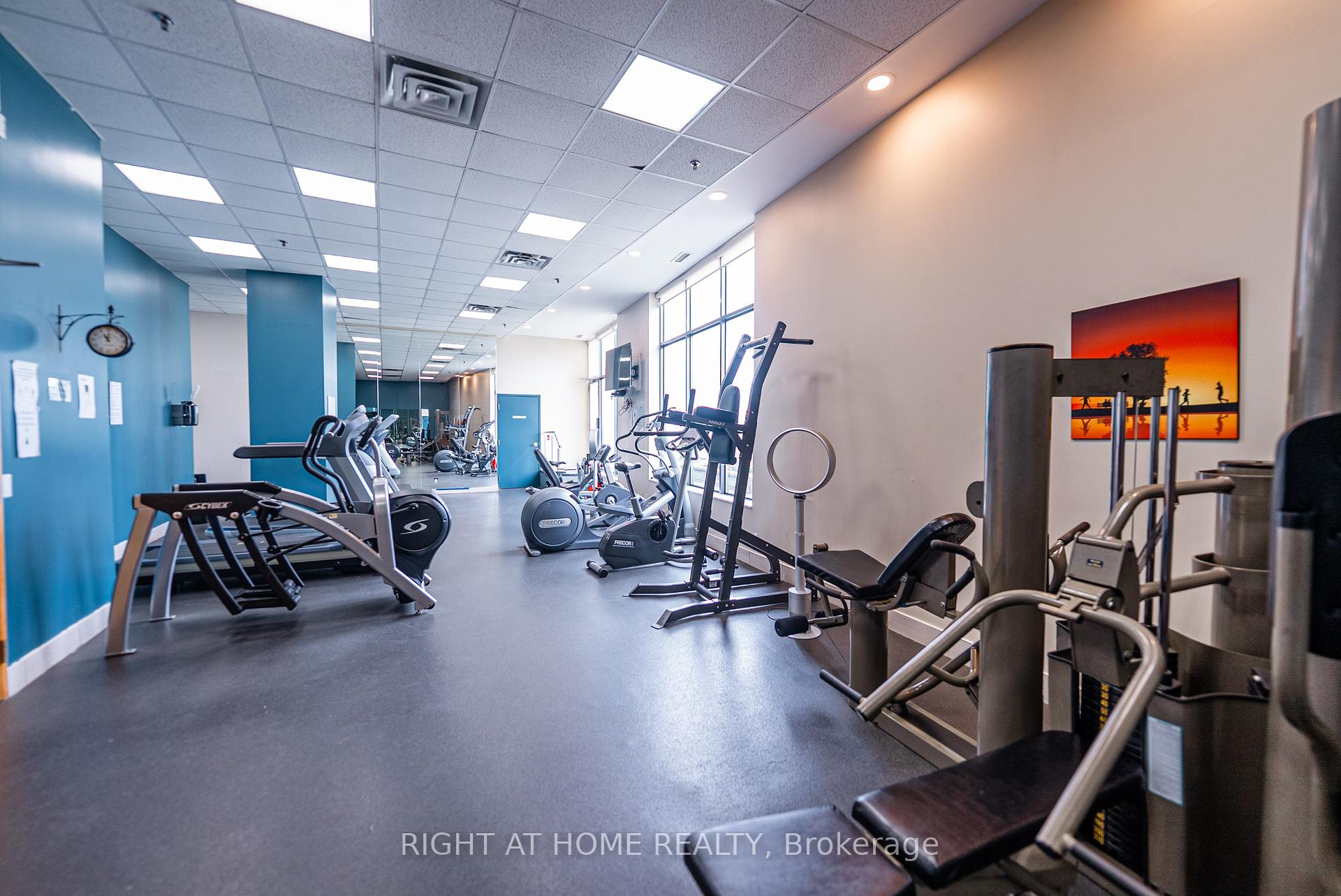 2 Bedrooms Condo at 700 King, Toronto For sale