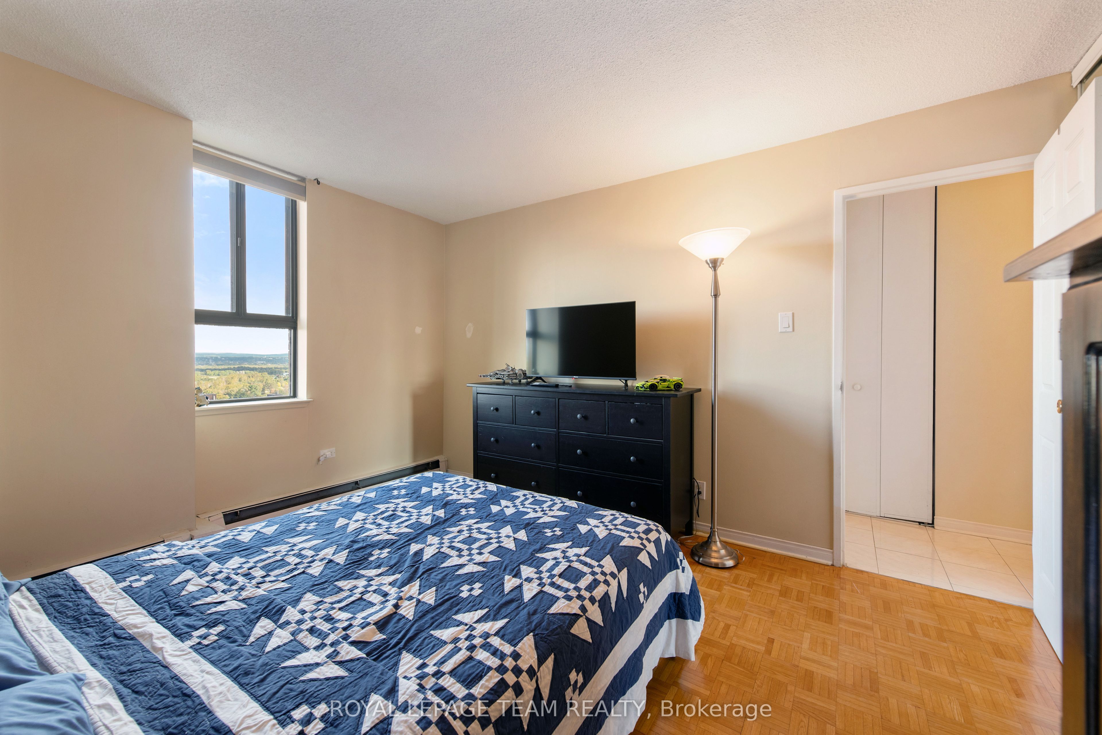 515 ST LAURENT Boulevard, #1909