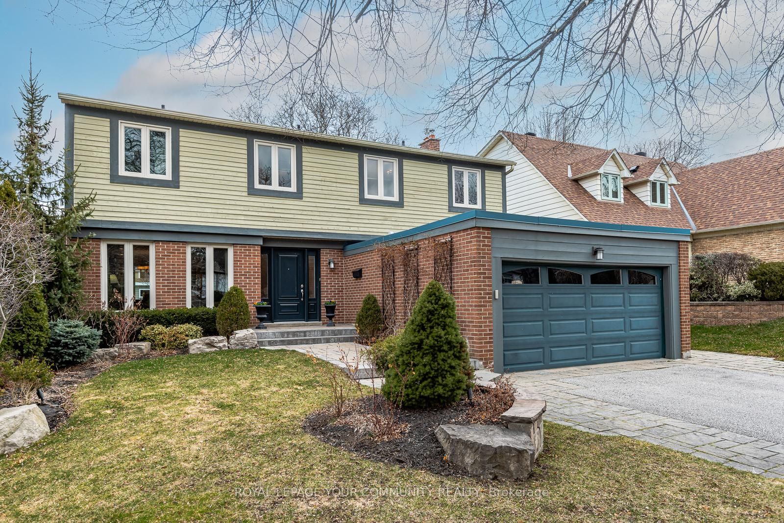28 Woolsthorpe Crescent, Markham, ON L3T 4E2