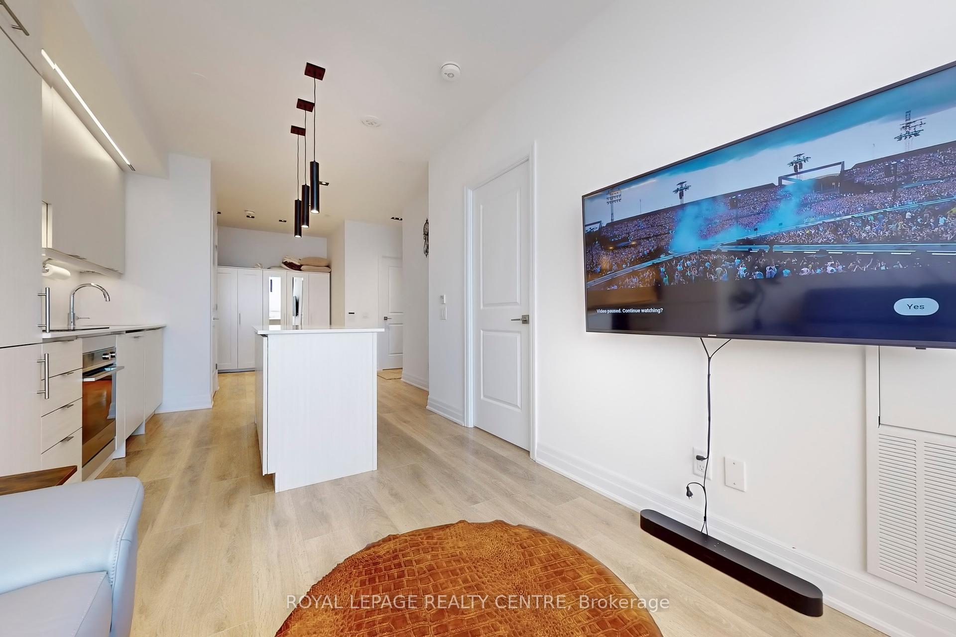 2 Bedrooms Condo at 36 ELM,  Mississauga For sale