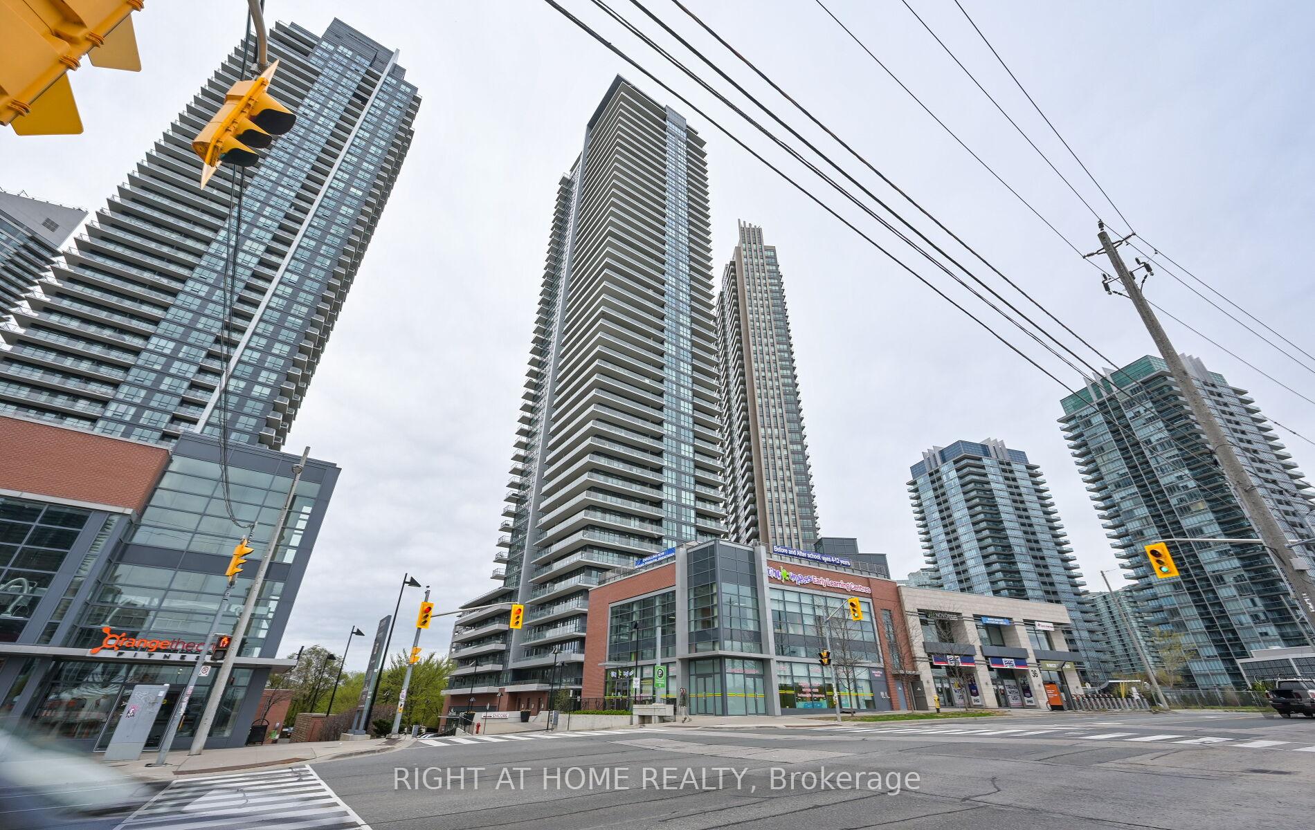 3 Bedrooms Condo at 10 Park Lawn, Toronto For sale