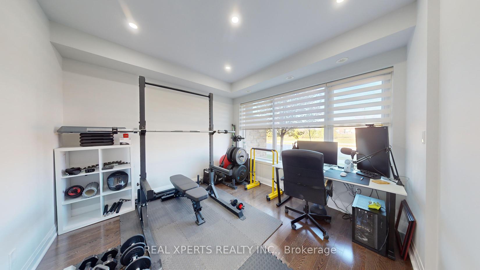 4 Bedrooms Condo at 90 Little Creek,  Mississauga For sale