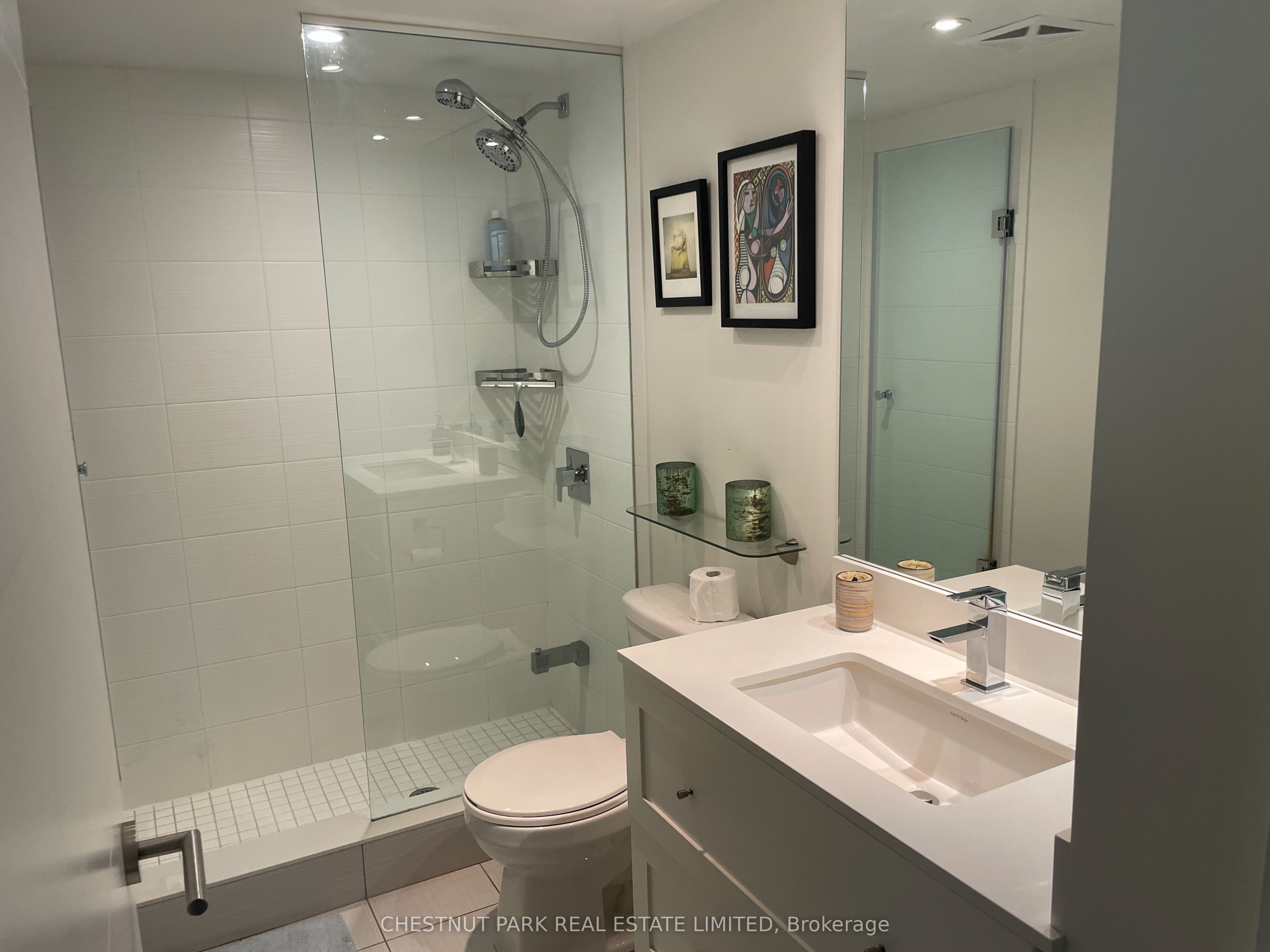 525 Adelaide Street W, #701