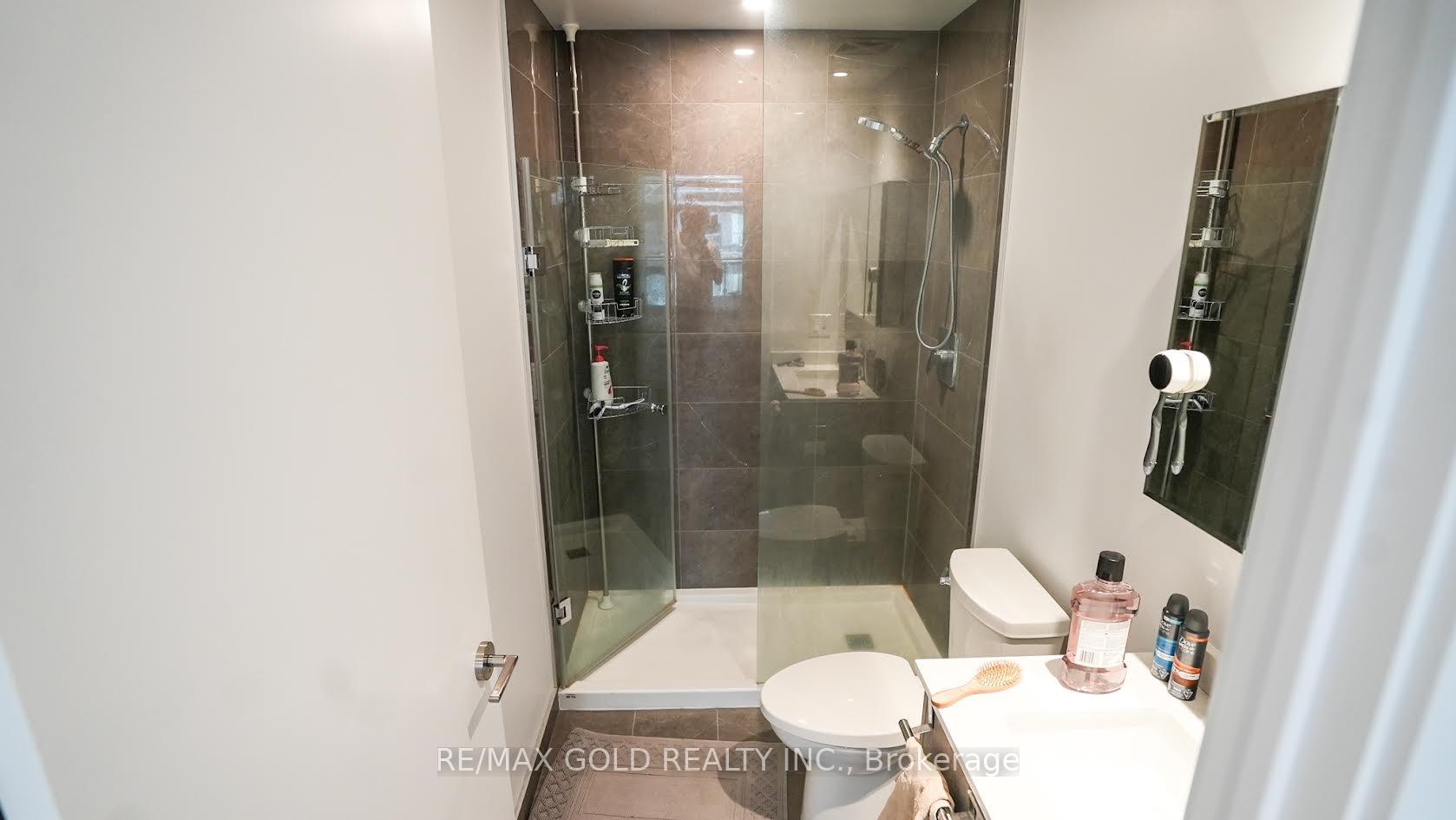 3 Bedrooms Condo at 1928 Lakeshore, Toronto For sale