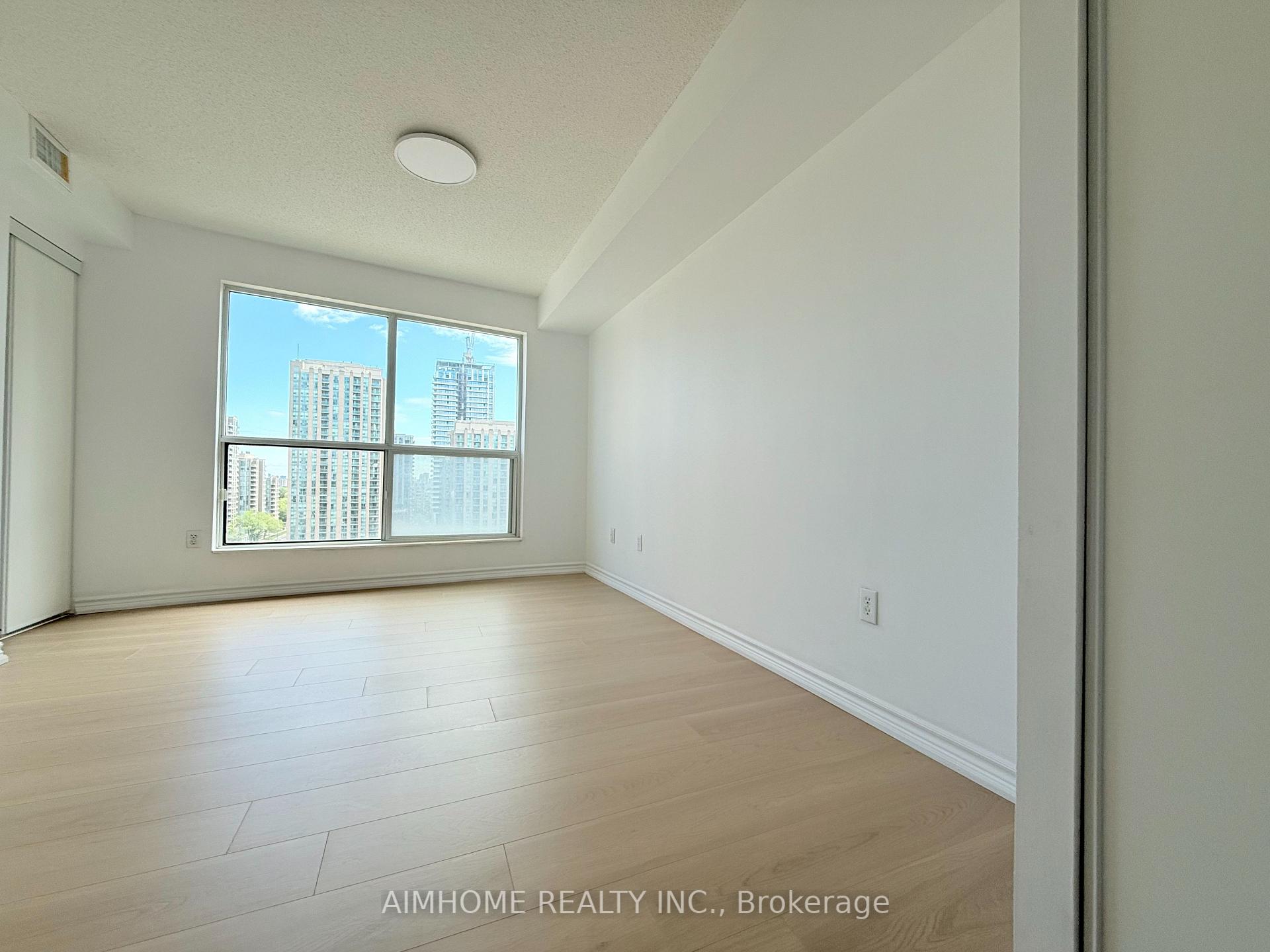 3 Bedrooms Condo at 7 Lorraine, Toronto For sale