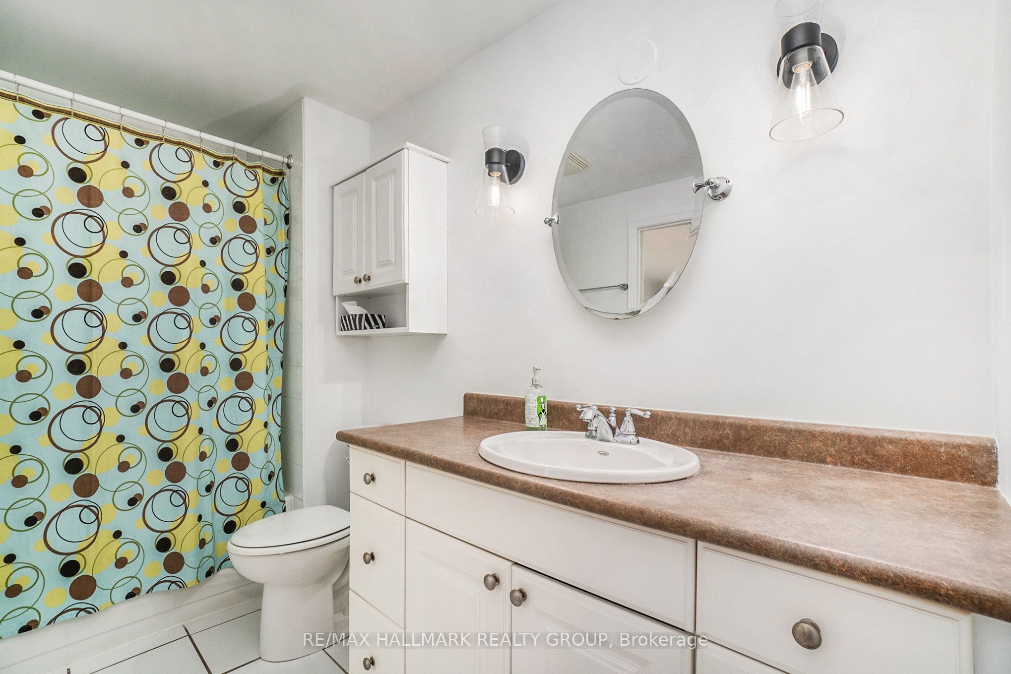 160 Bruyere Street, #4